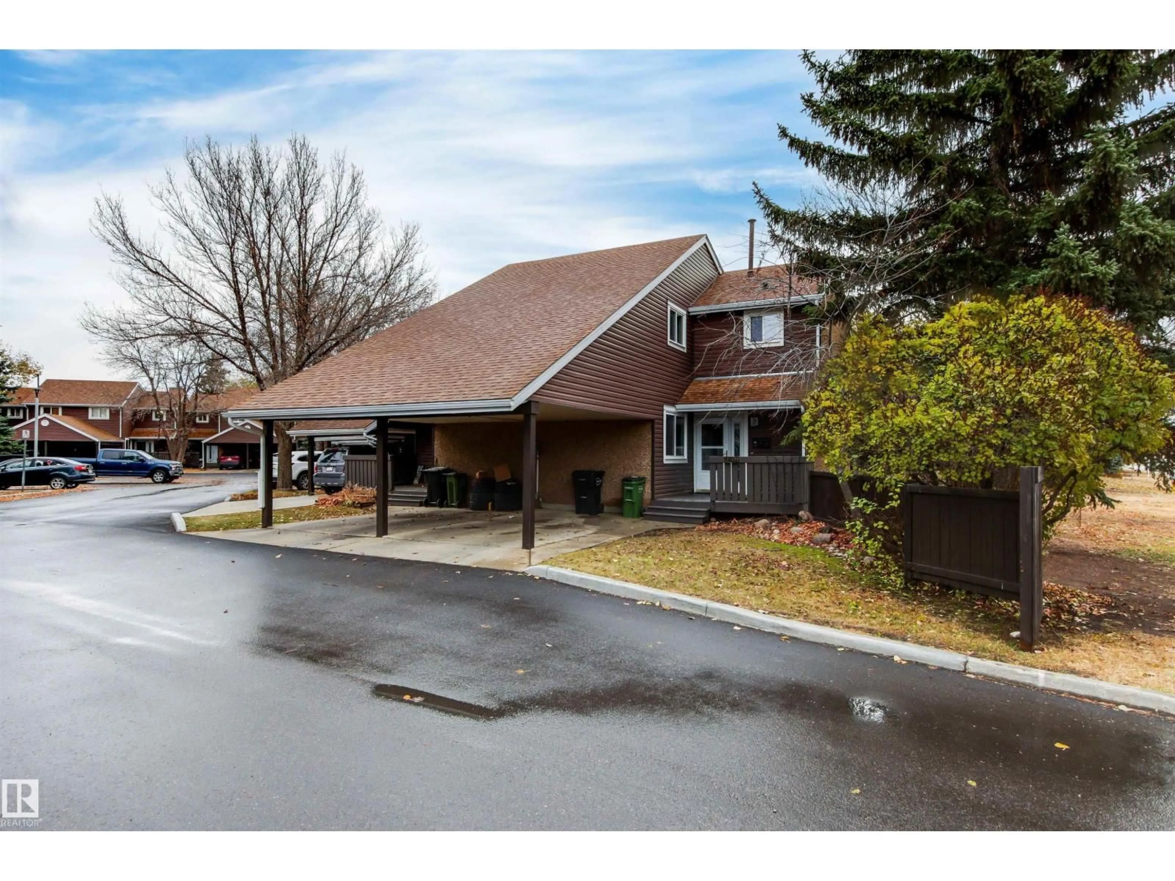 Unknown for 18142 96 AV, Edmonton Alberta T5T3N3