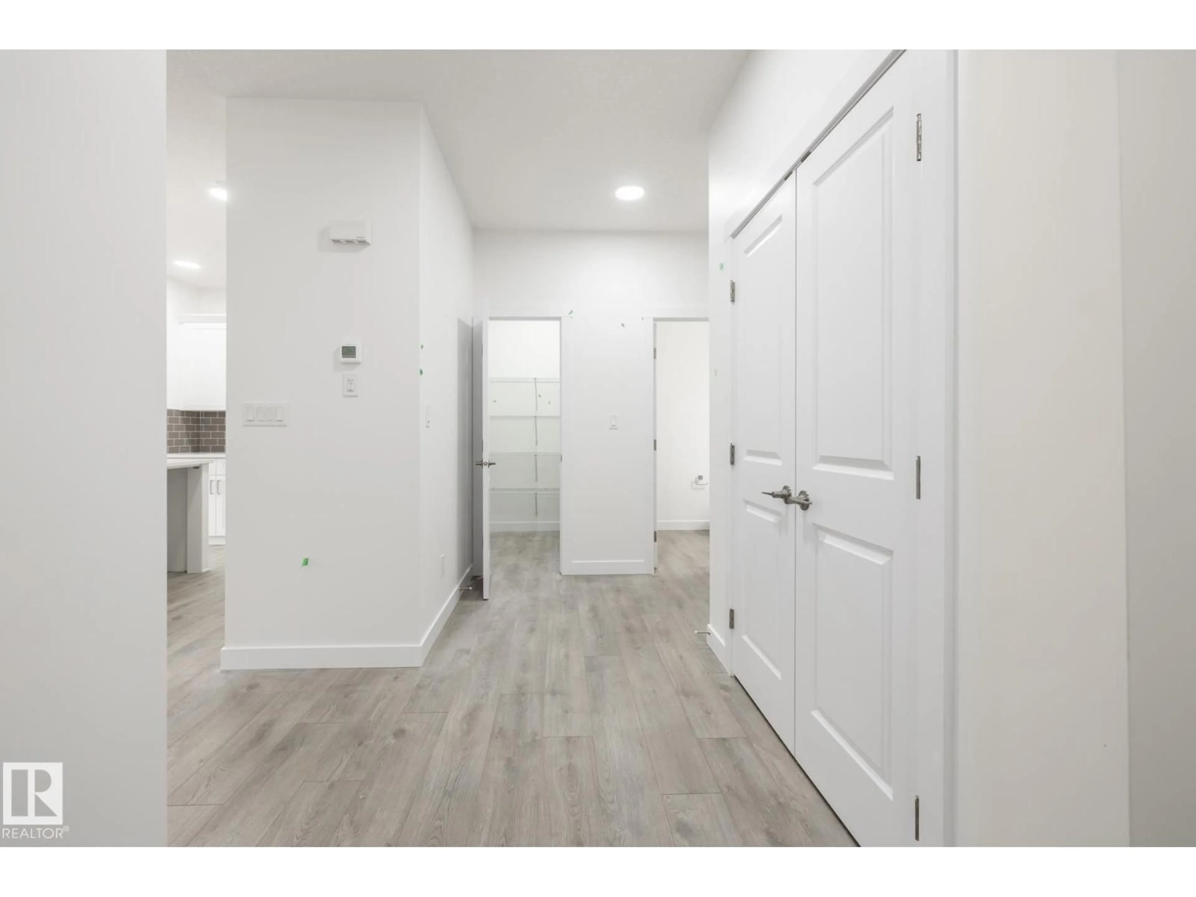 Unknown for SW - 412 27 ST, Edmonton Alberta T6X3H9