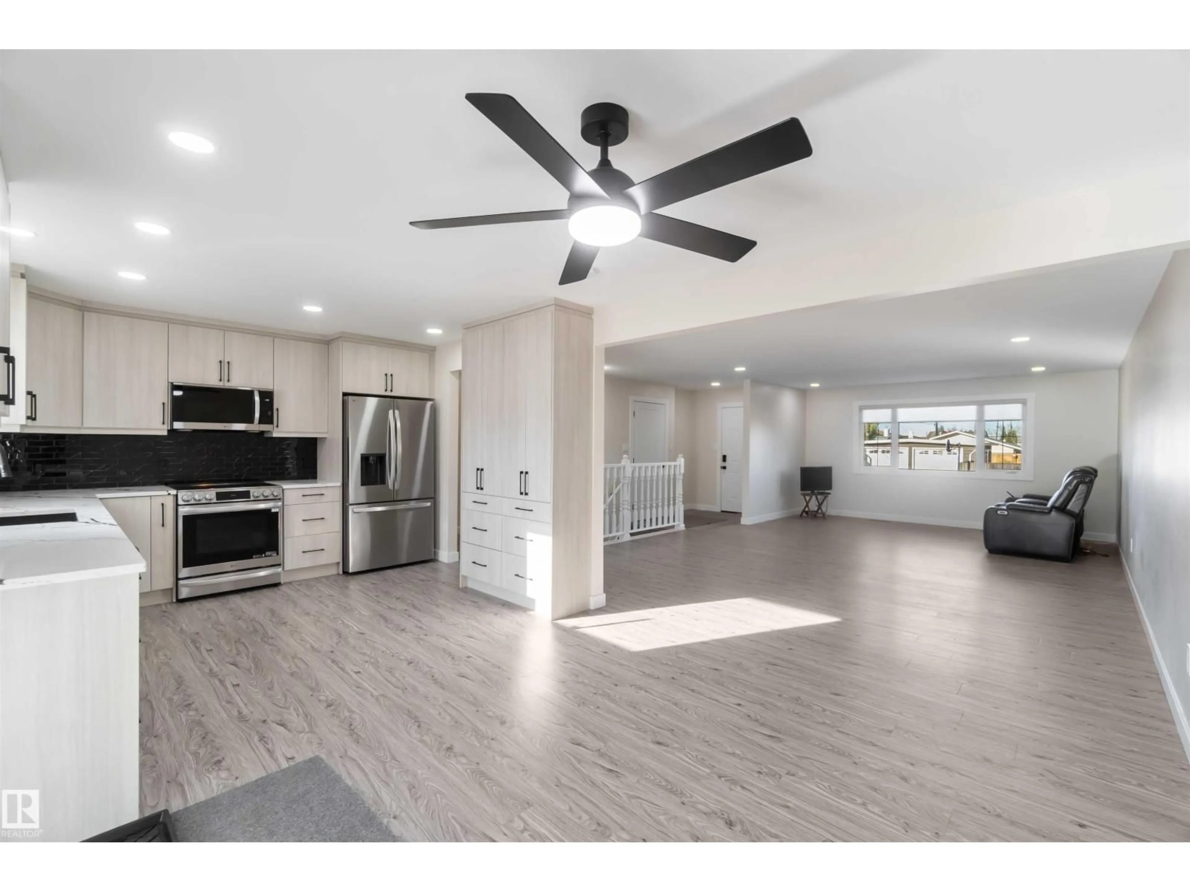 Open concept kitchen, unknown for 5207 124 AV, Edmonton Alberta T5W1T9