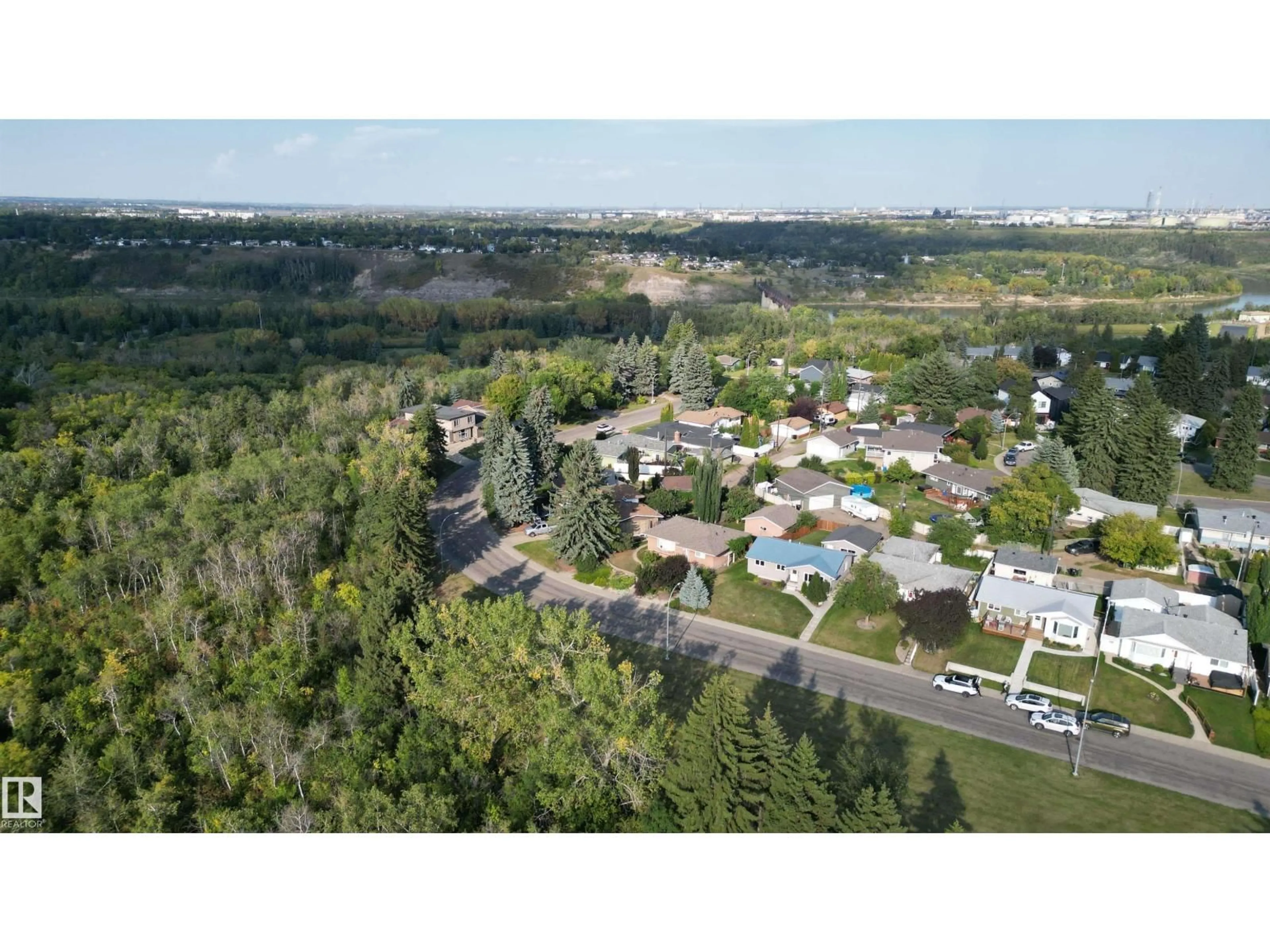 A pic from outside/outdoor area/front of a property/back of a property/a pic from drone, mountain view for 10631 43 ST, Edmonton Alberta T6A1V2