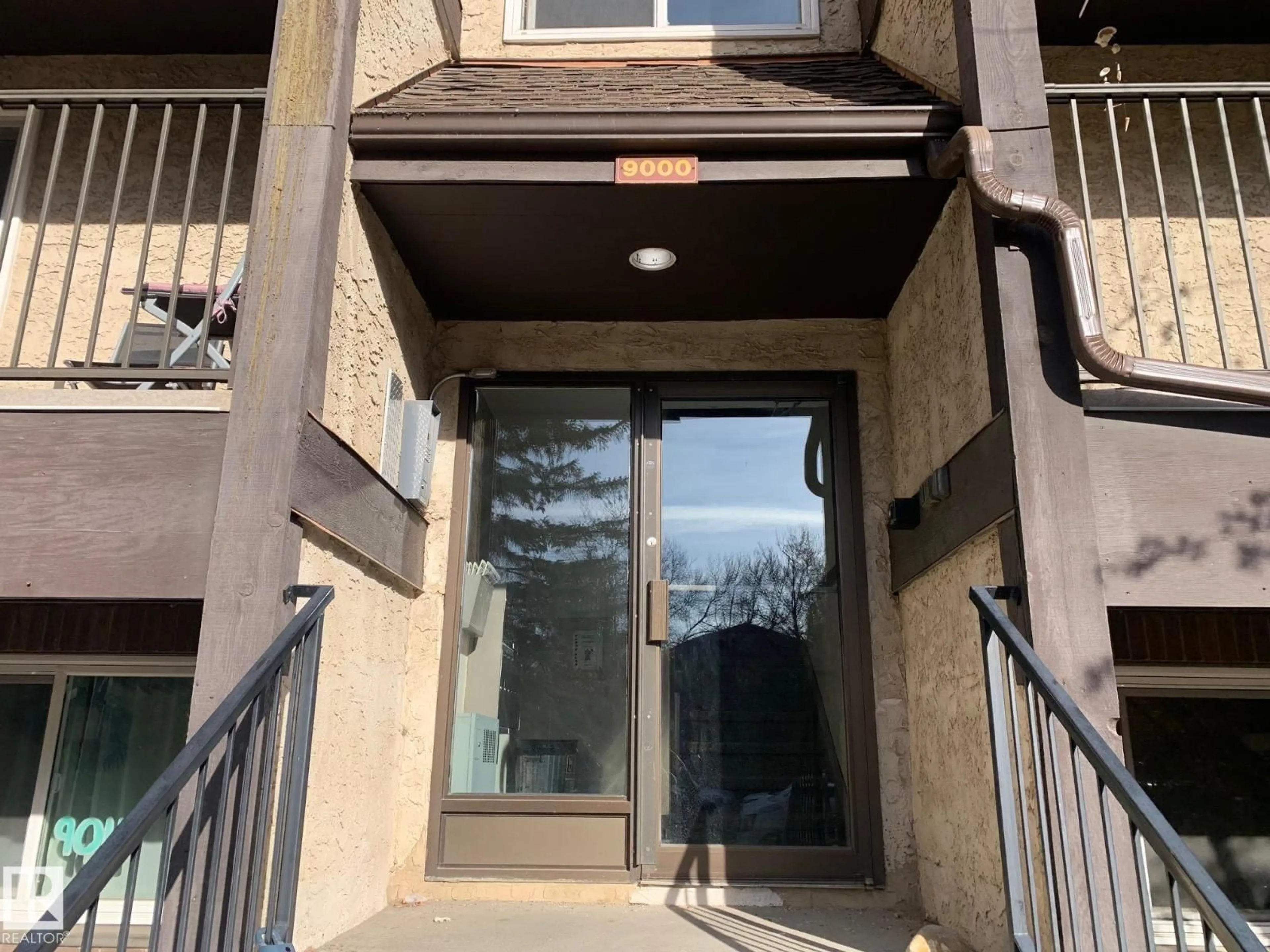 Indoor entryway for 9024 TUDOR GL, St. Albert Alberta T8N3V4