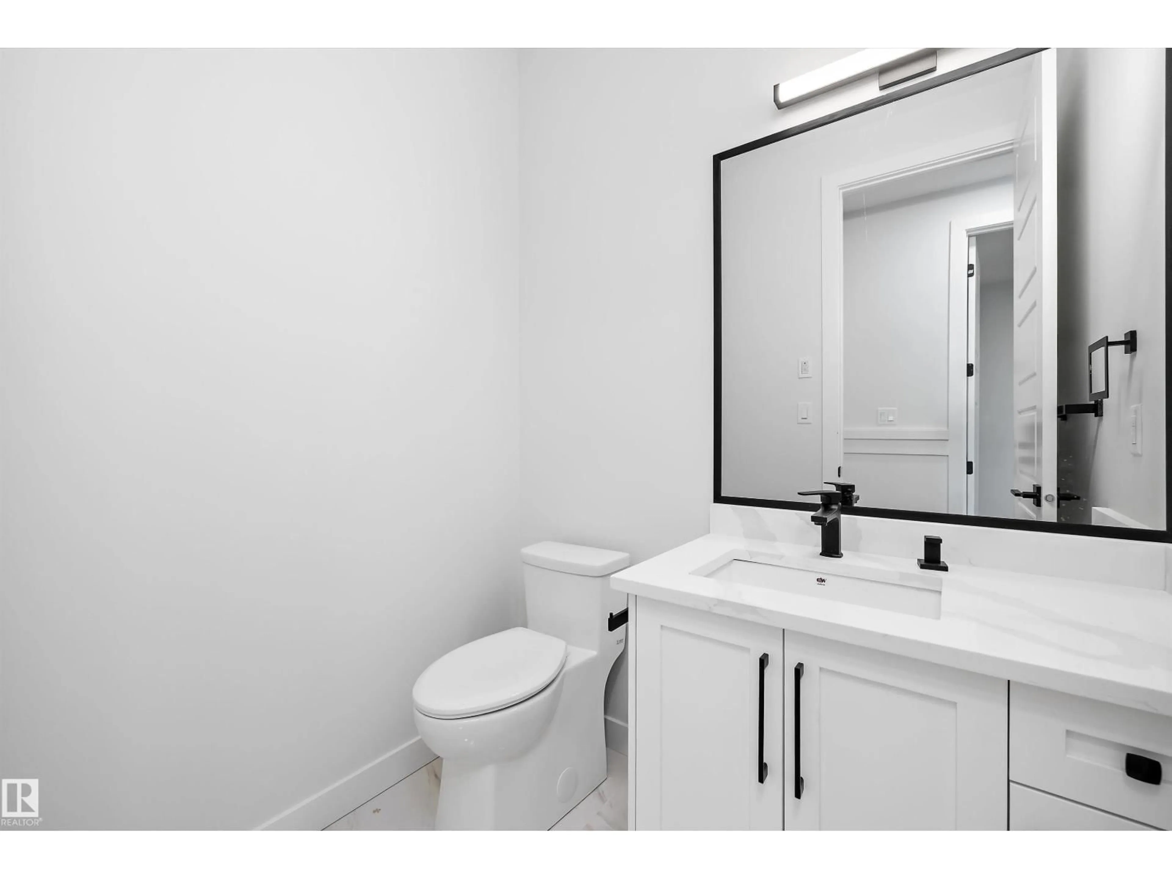 Standard bathroom, unknown for 32 CANNES CV, St. Albert Alberta T8T2C6