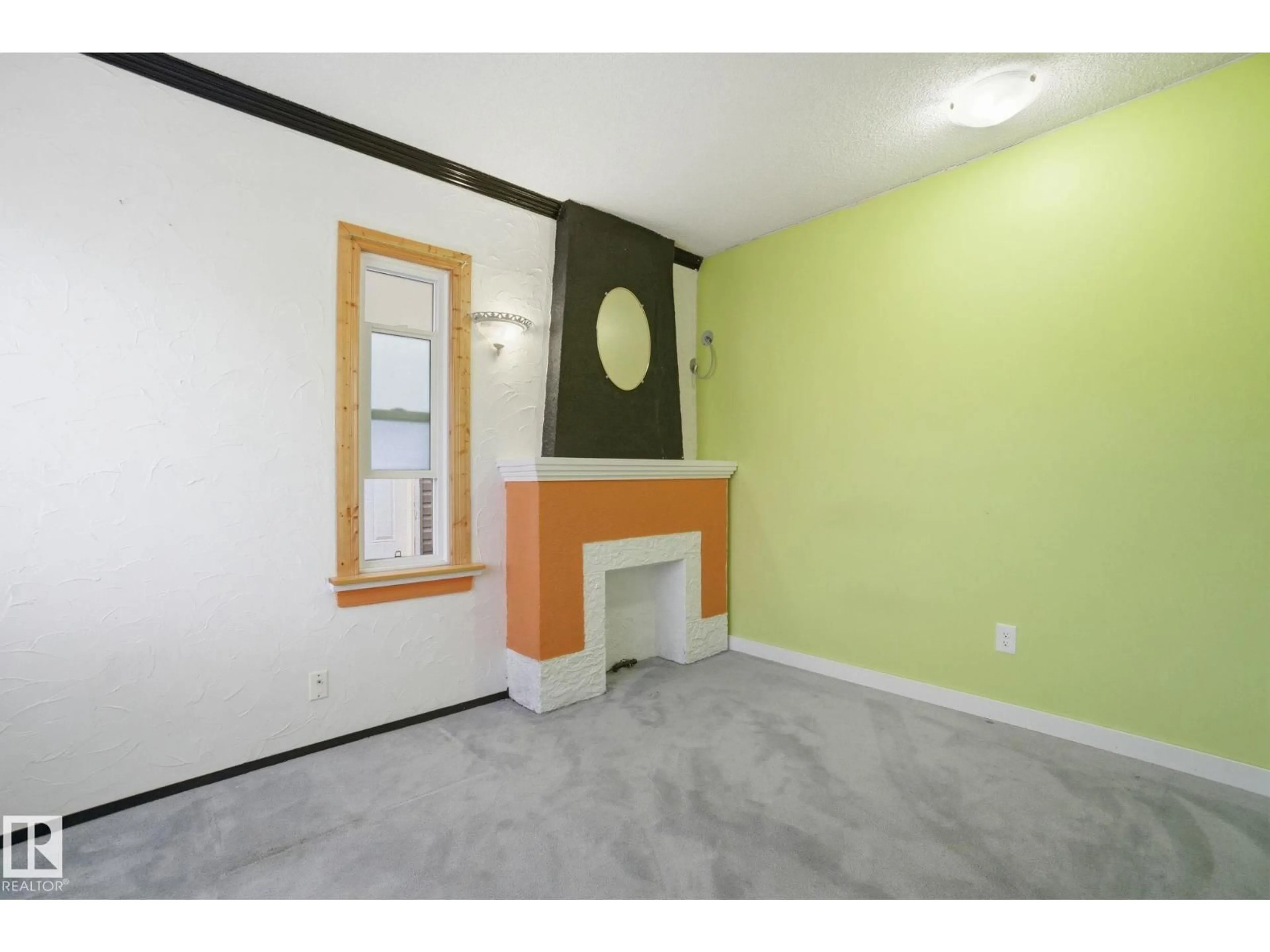 A pic of a room for NW - 11514 92 ST, Edmonton Alberta T5G0Z7