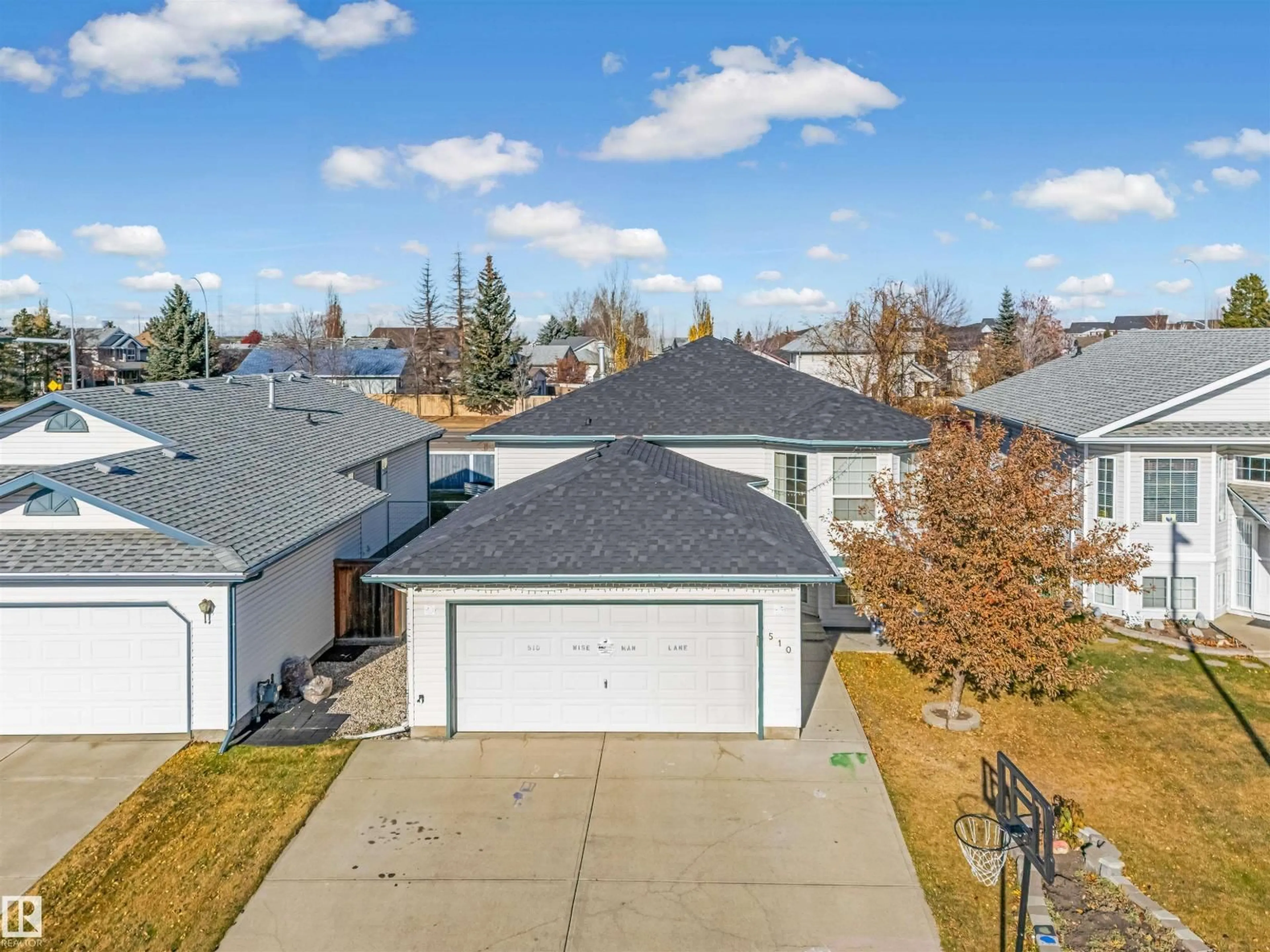 A pic from outside/outdoor area/front of a property/back of a property/a pic from drone, street for 510 WISEMAN LN, Edmonton Alberta T6T1N5