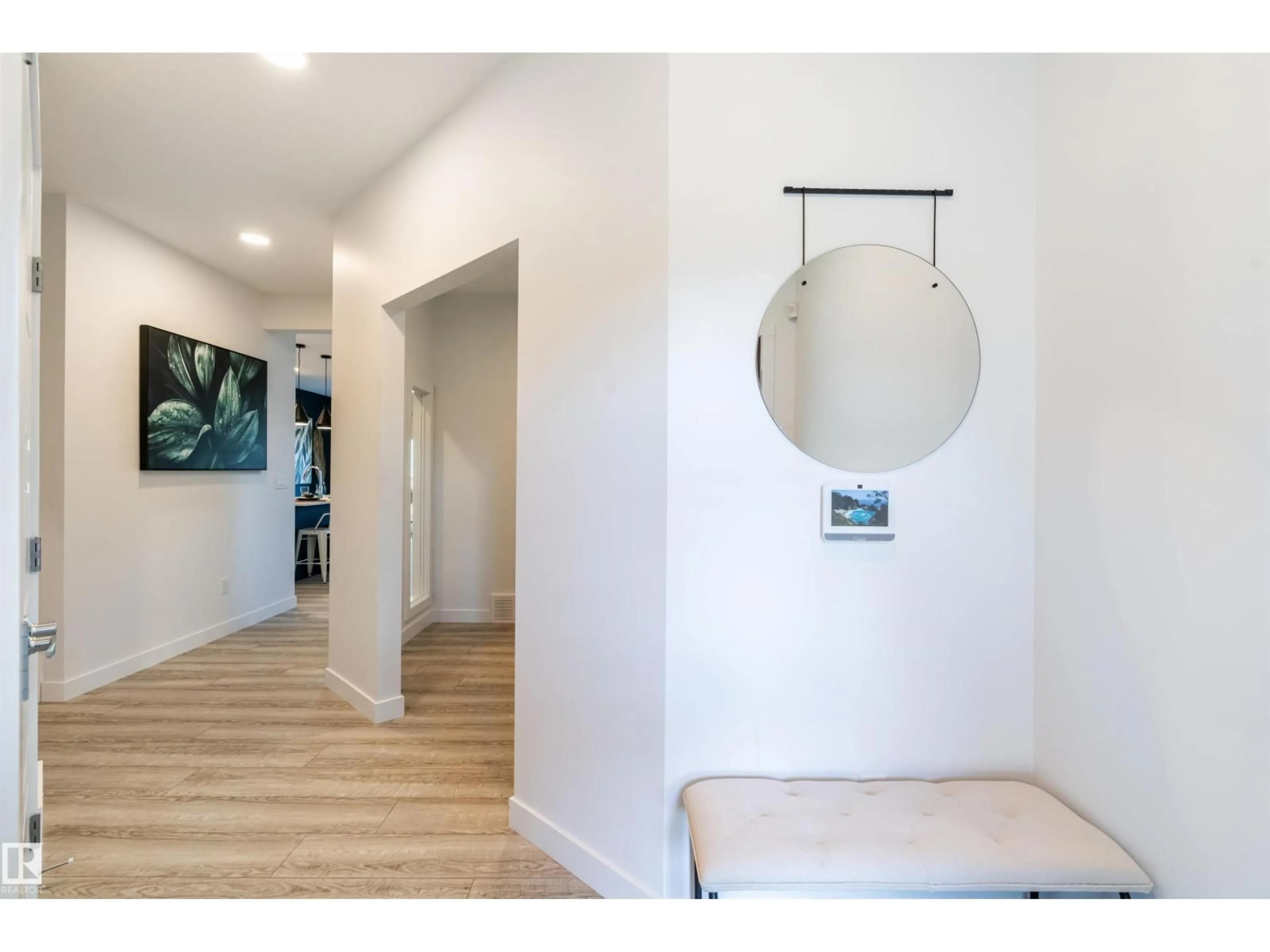 Indoor entryway for 362 BLUFF COVE, Leduc Alberta T9E1S2