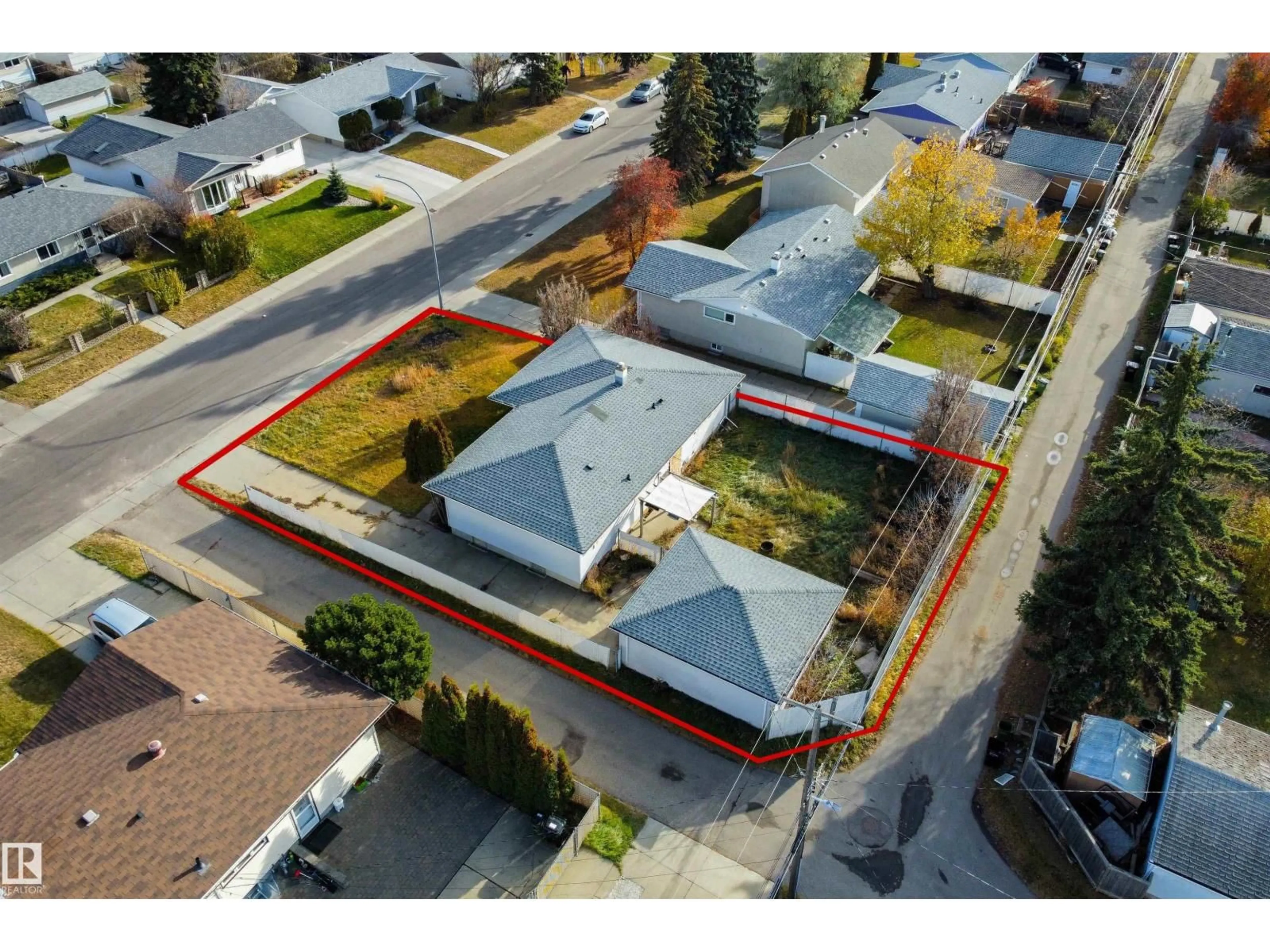 A pic from outside/outdoor area/front of a property/back of a property/a pic from drone, street for 9322 162 ST, Edmonton Alberta T5R2M9
