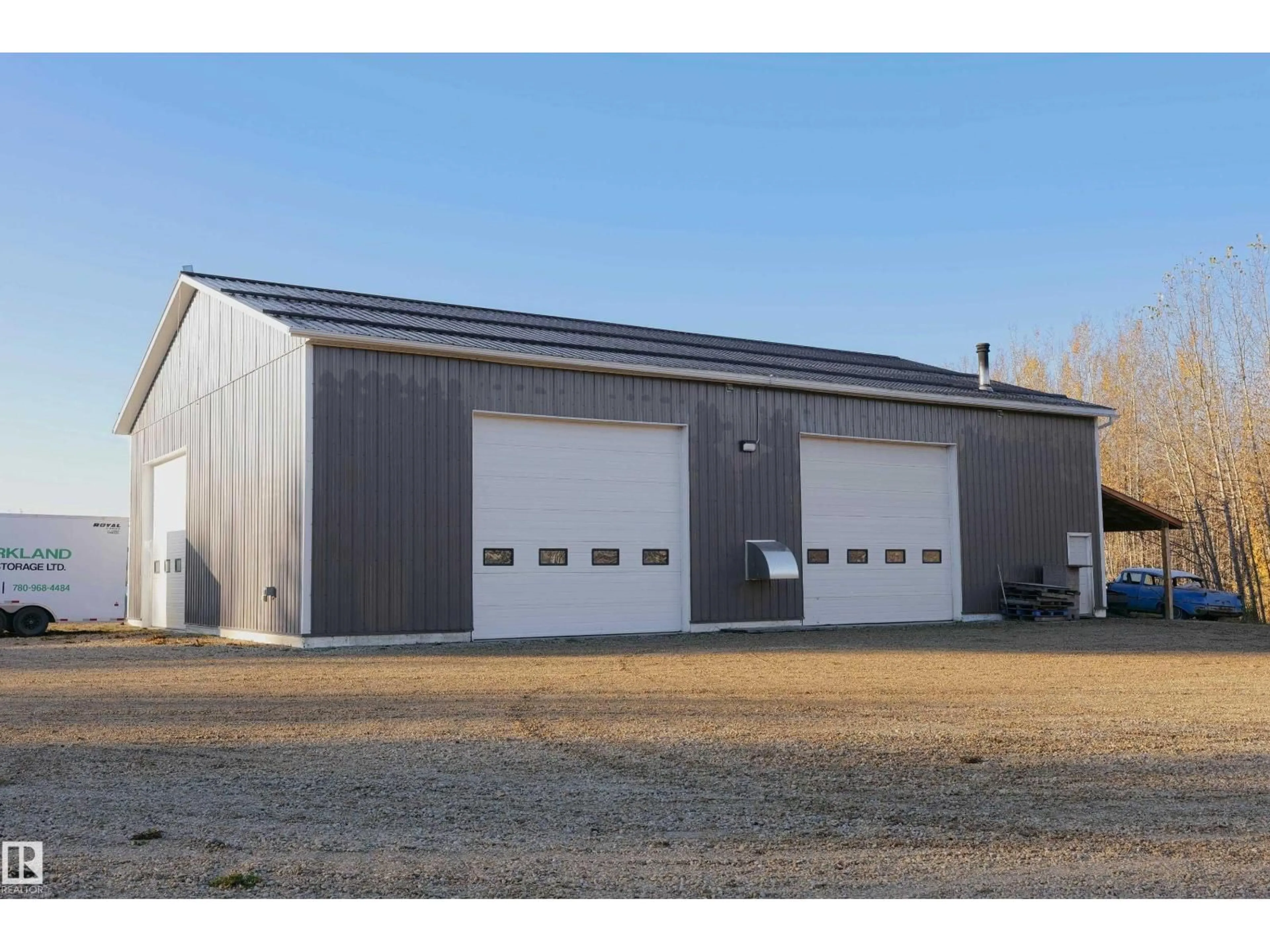 Indoor garage for 60432 RGE RD 64, Rural Barrhead County Alberta T7N1N3