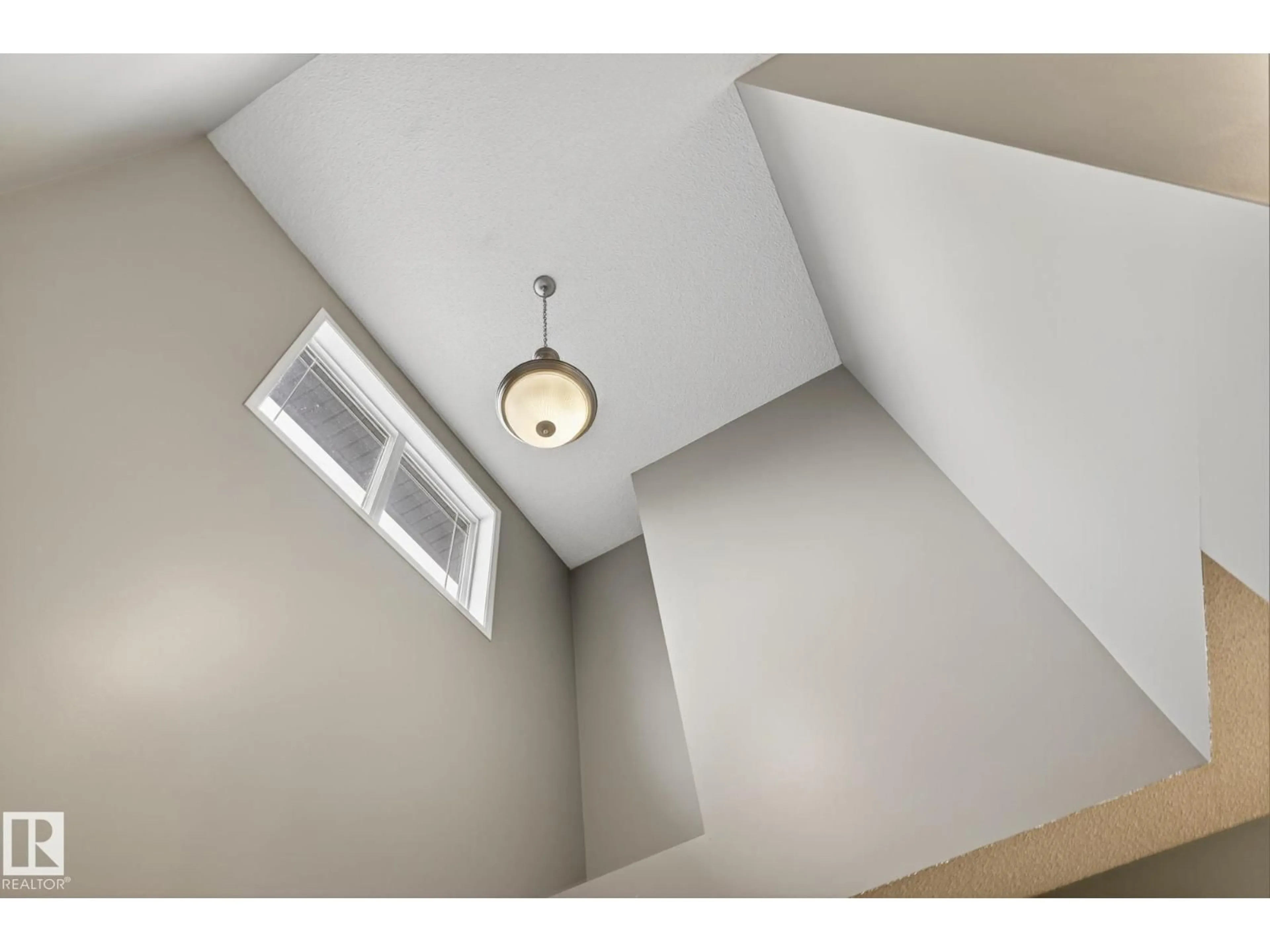 A pic of a room for 15726 141 ST, Edmonton Alberta T6V1T4