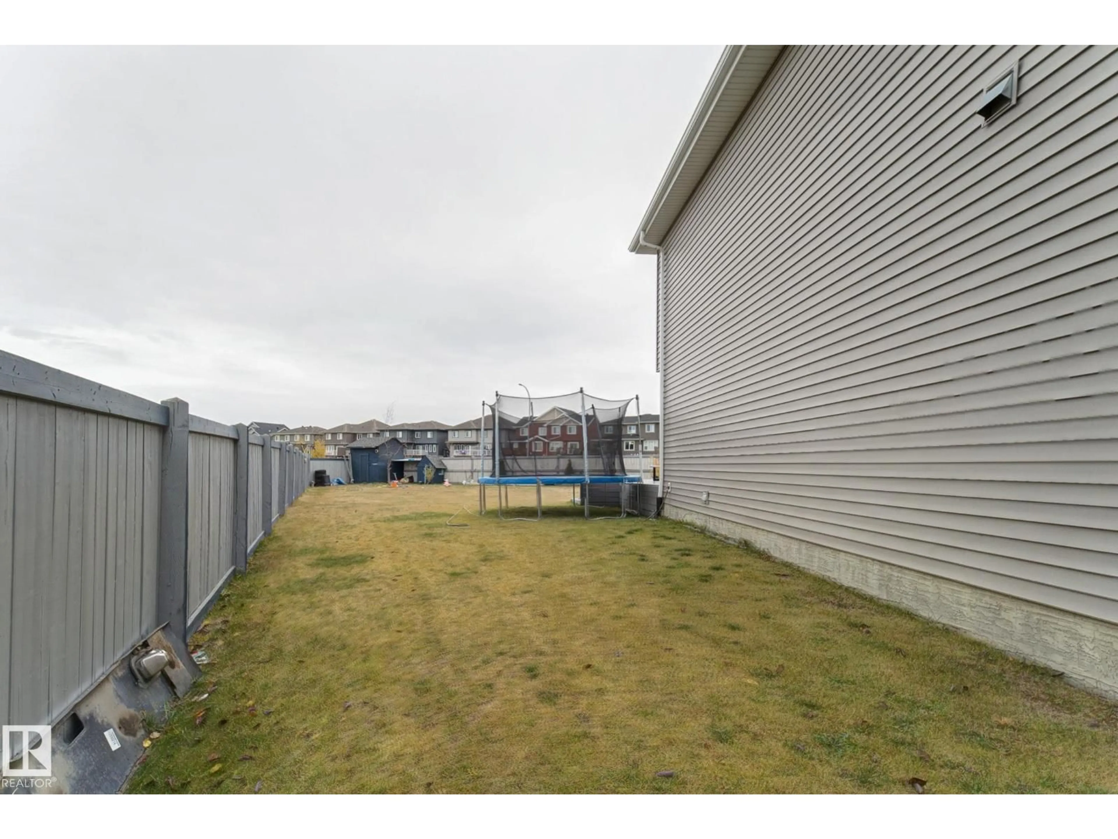 A pic from outside/outdoor area/front of a property/back of a property/a pic from drone, unknown for 6706 24 AV, Edmonton Alberta T6X2A9