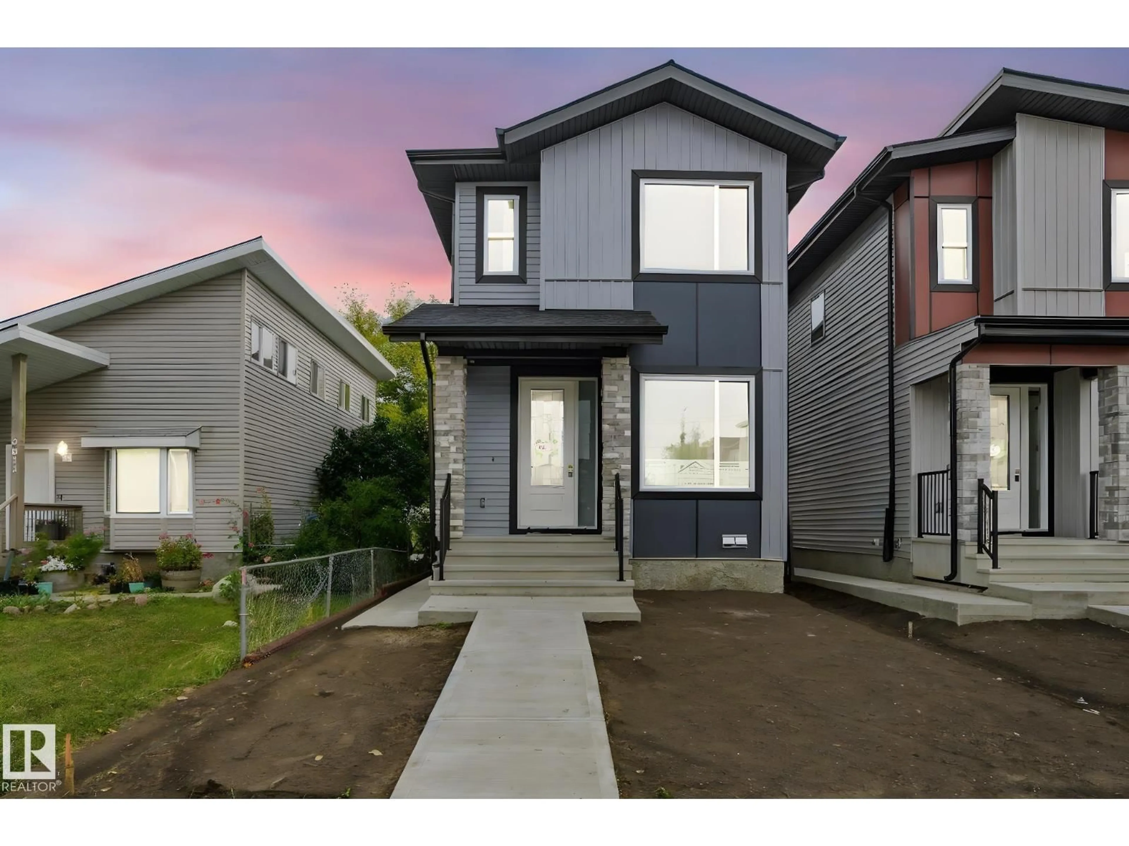 Home with vinyl exterior material, street for 9009 153 ST, Edmonton Alberta T5R1P4