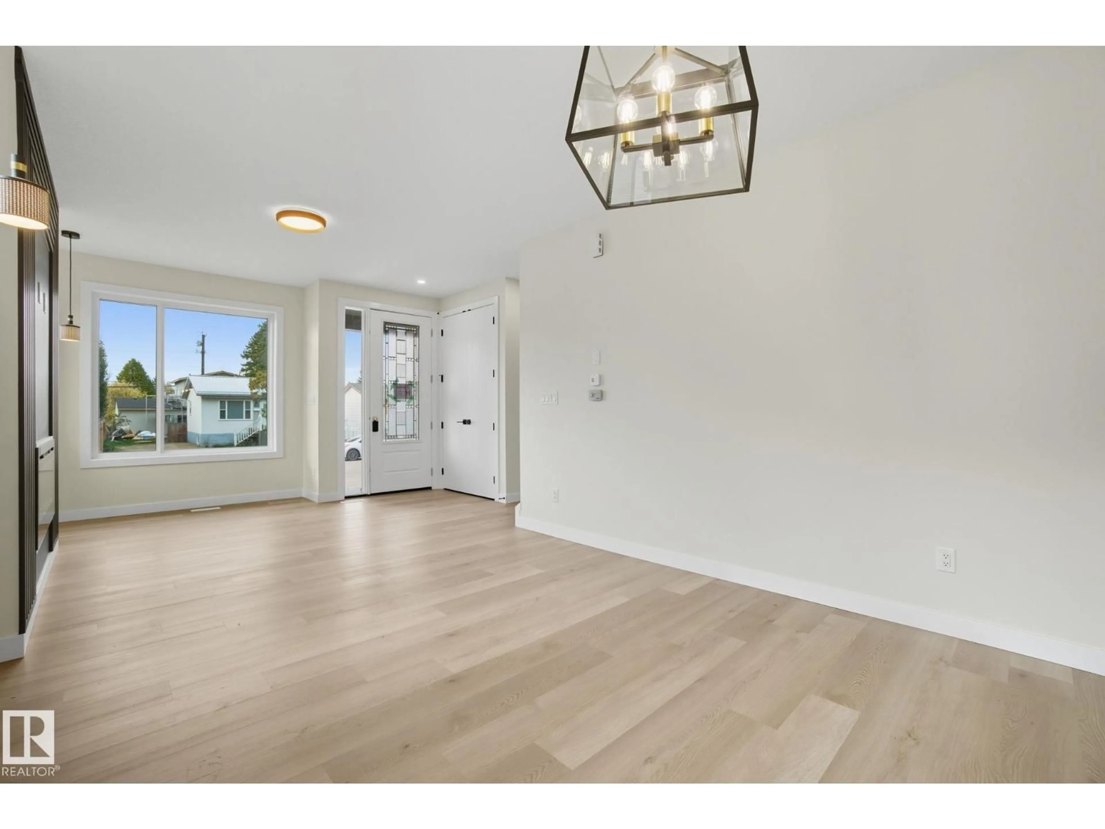 Unknown for 9007 153 ST, Edmonton Alberta T5R1P4