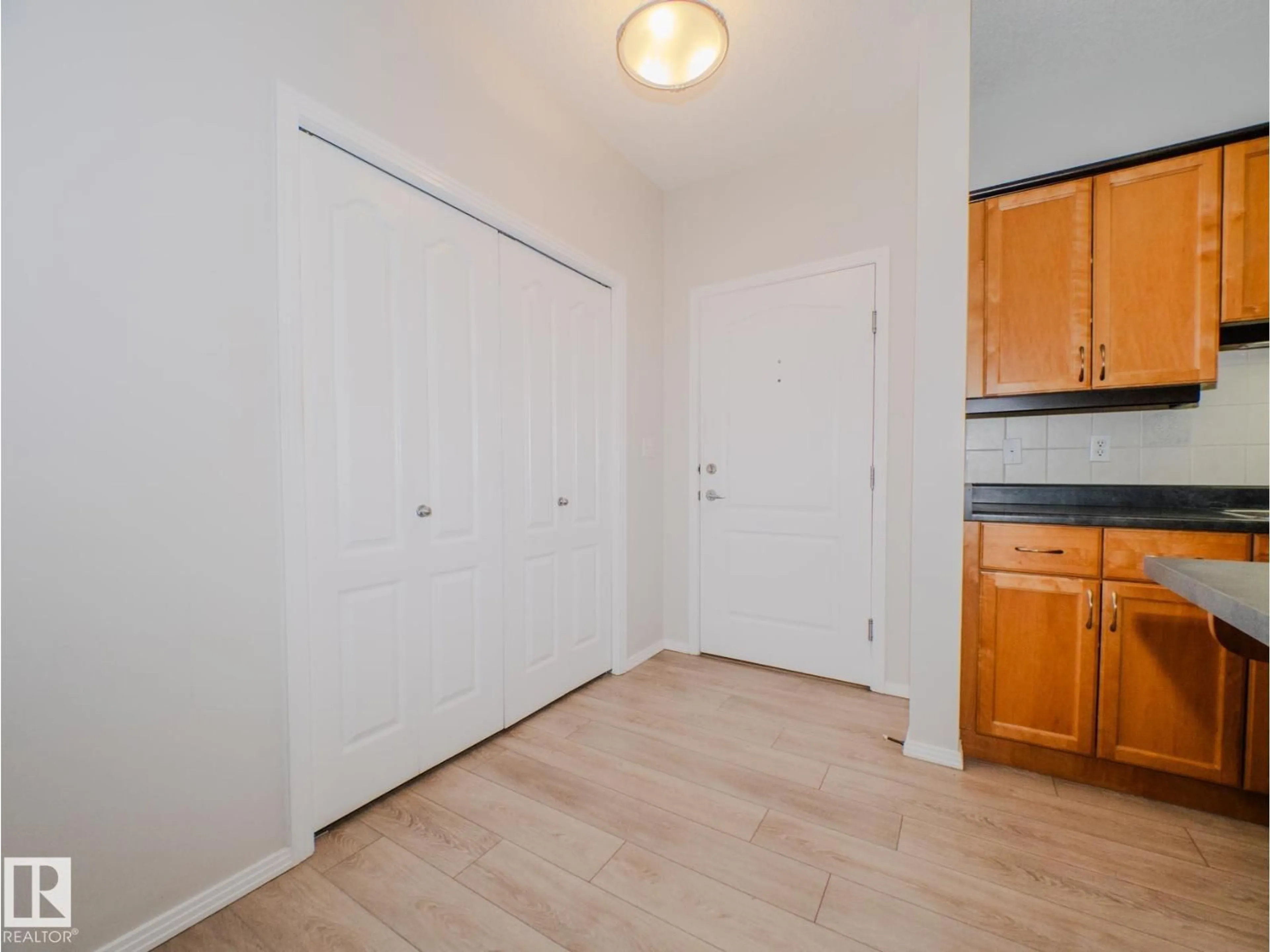 A pic of a room for 209 - 12111 51 AV, Edmonton Alberta T6H6A3