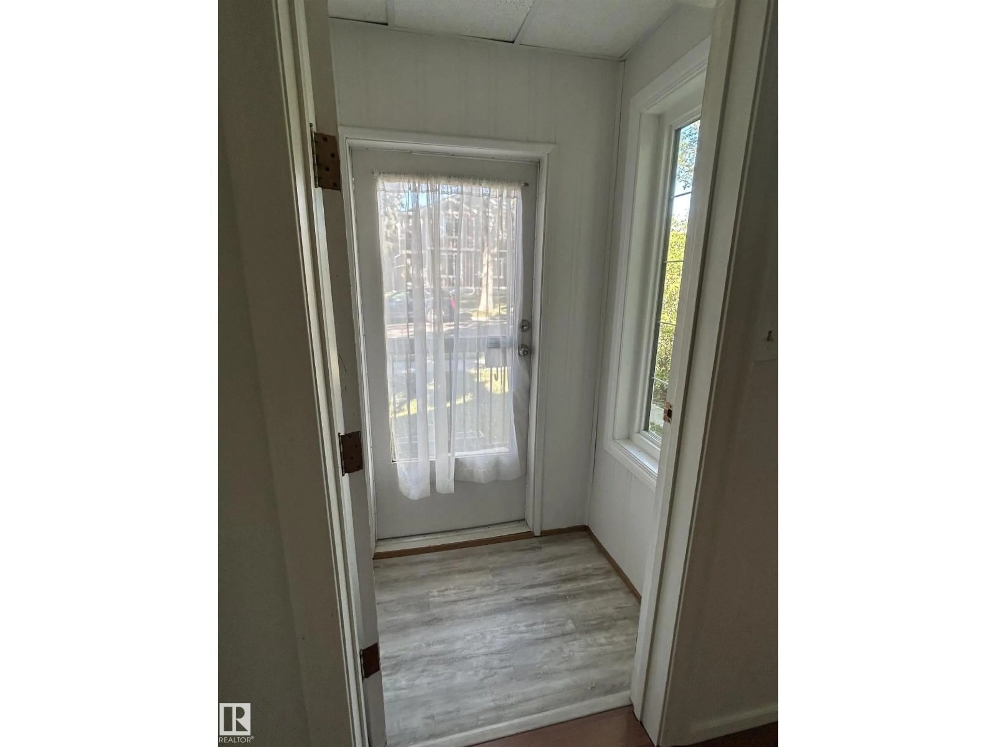 A pic of a room for 10657 64 AV, Edmonton Alberta T6H1T1