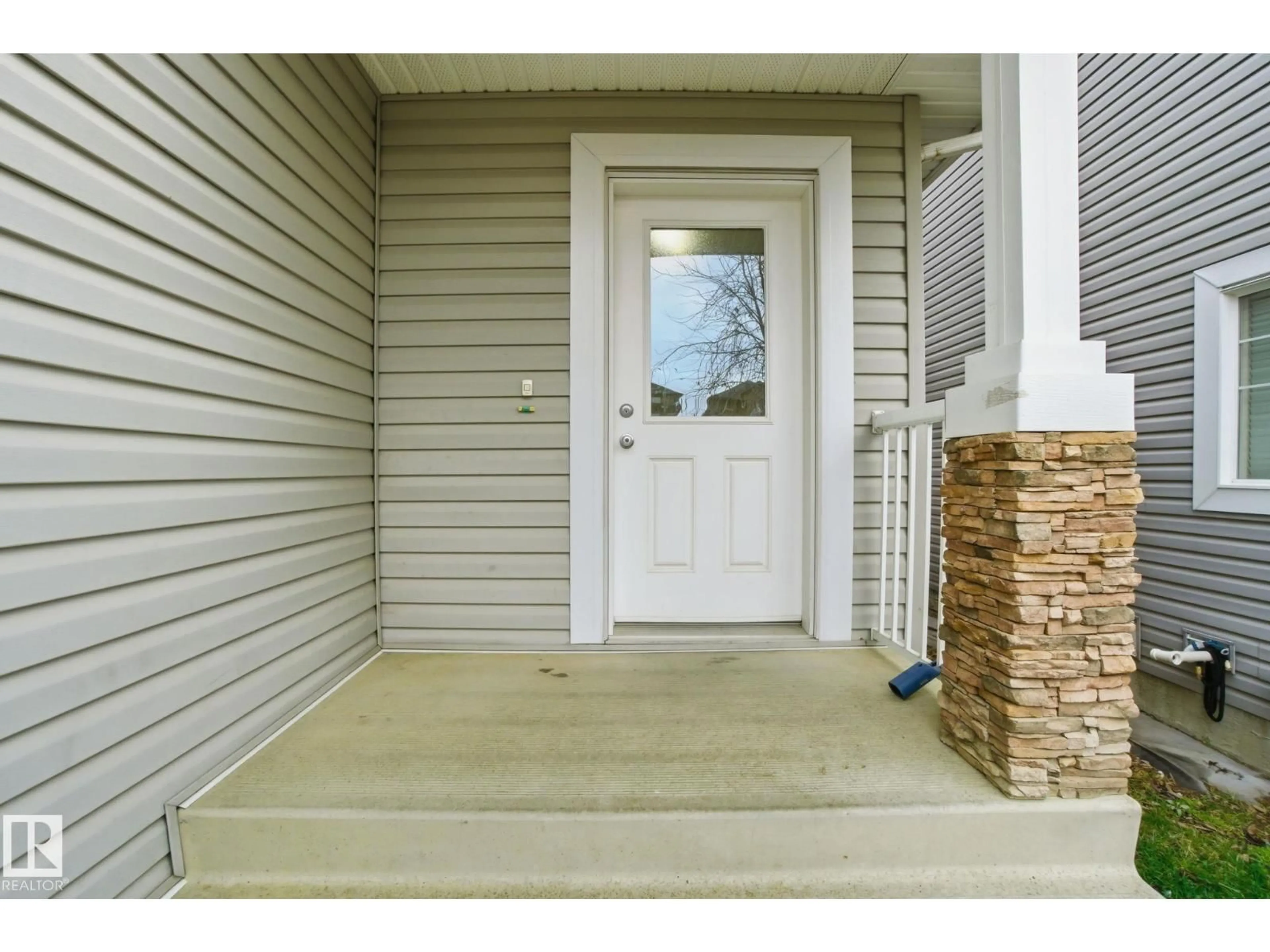 Indoor entryway for NW - 5324 165 AV, Edmonton Alberta T5Y0H3