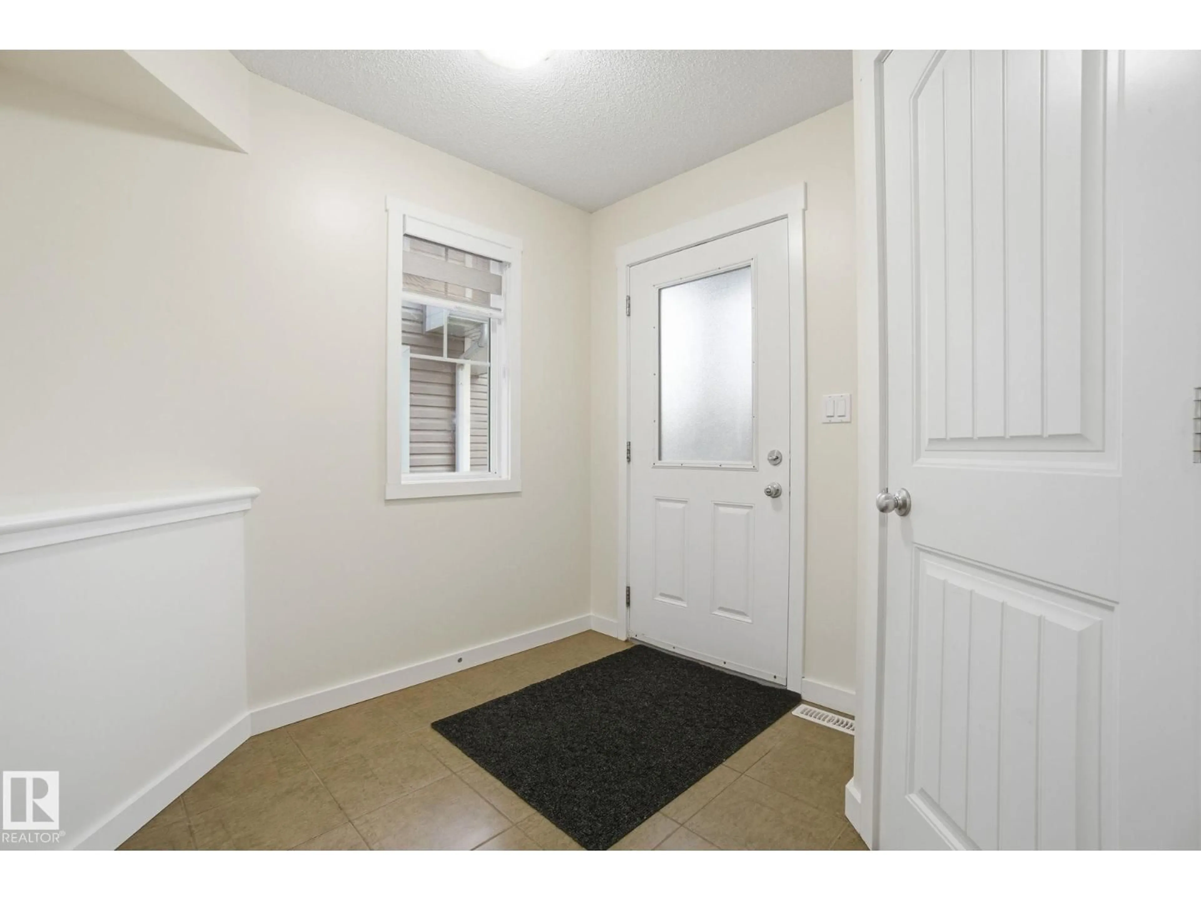 Indoor entryway for NW - 5324 165 AV, Edmonton Alberta T5Y0H3