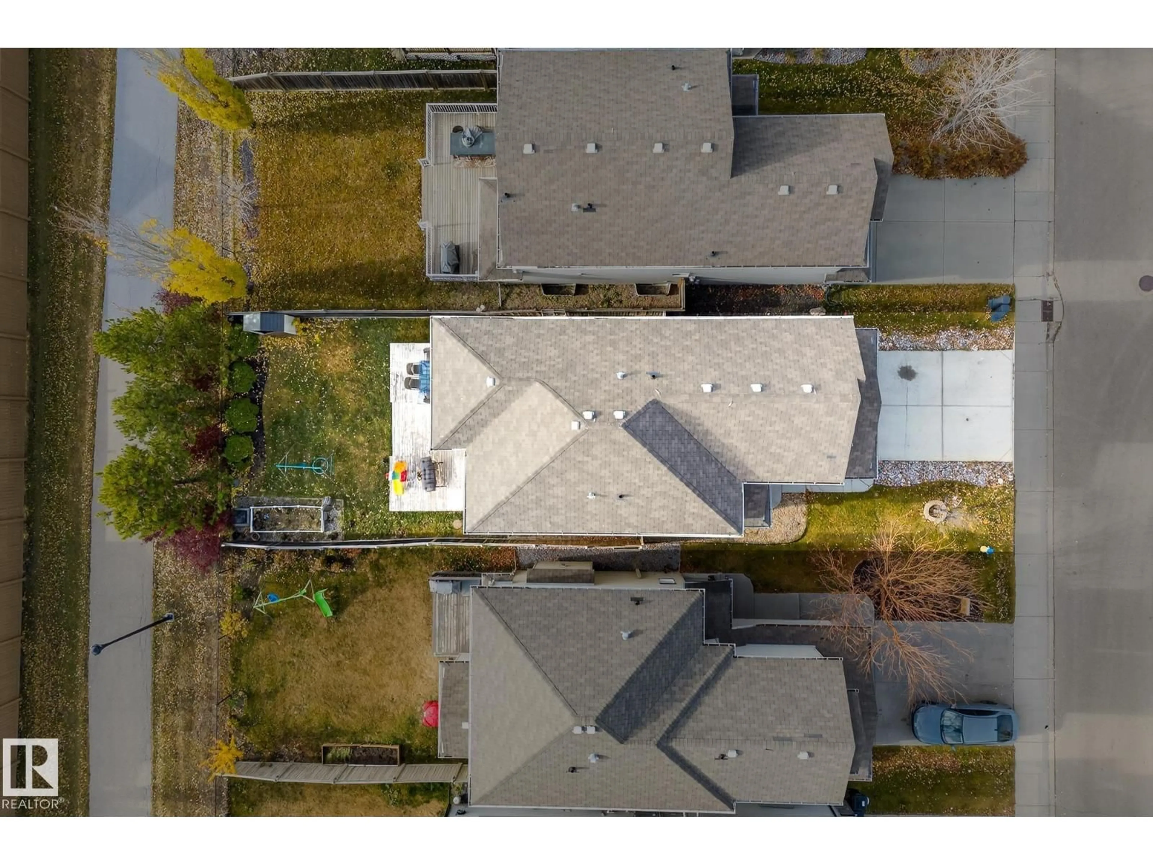 A pic from outside/outdoor area/front of a property/back of a property/a pic from drone, street for 6231 18 AV, Edmonton Alberta T6X0S1