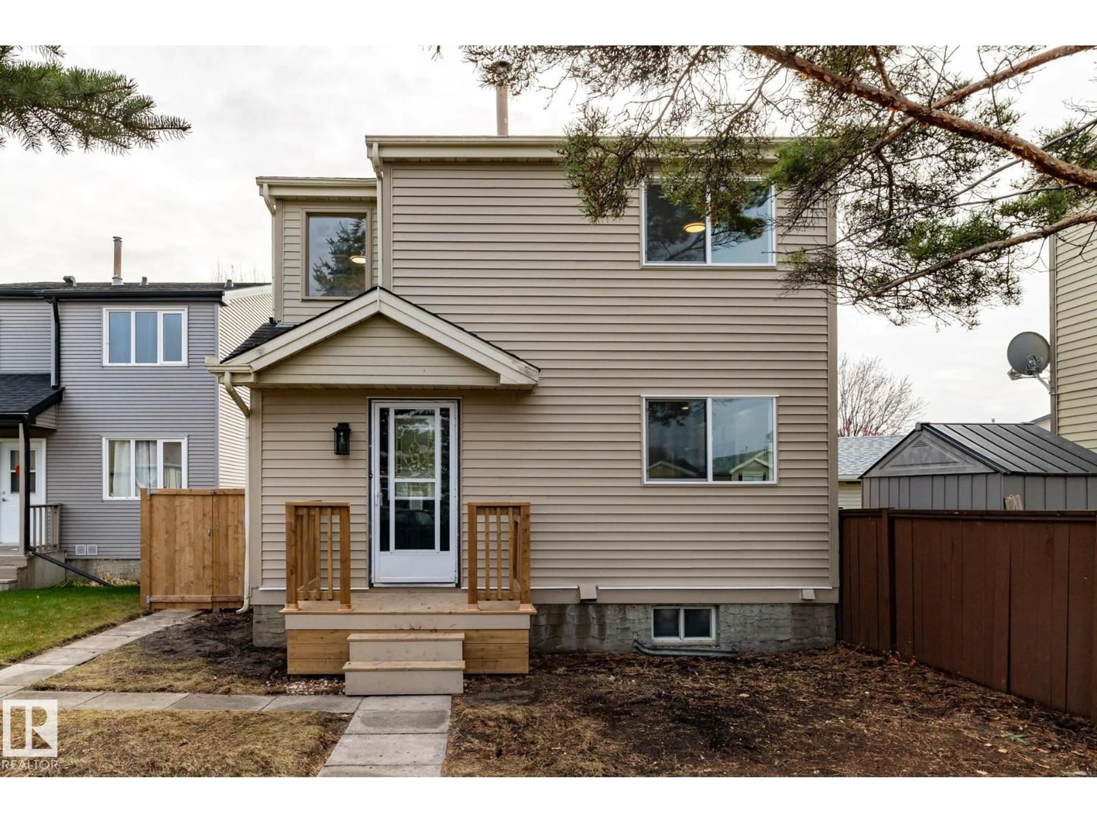 Home with vinyl exterior material, street for 71 BIRCH DR, Gibbons Alberta T0A1N0