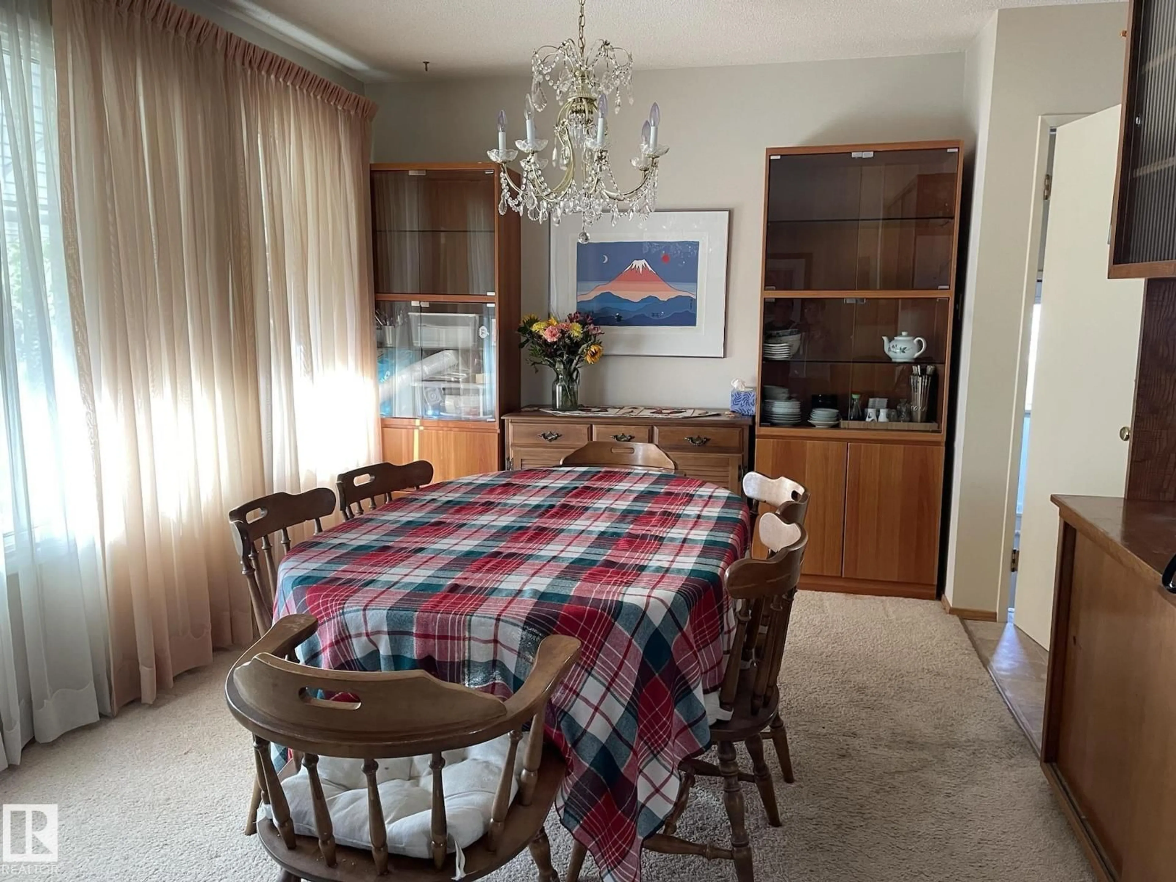 Dining room, wood/laminate floor for NW - 4327 114A ST, Edmonton Alberta T6J1N6