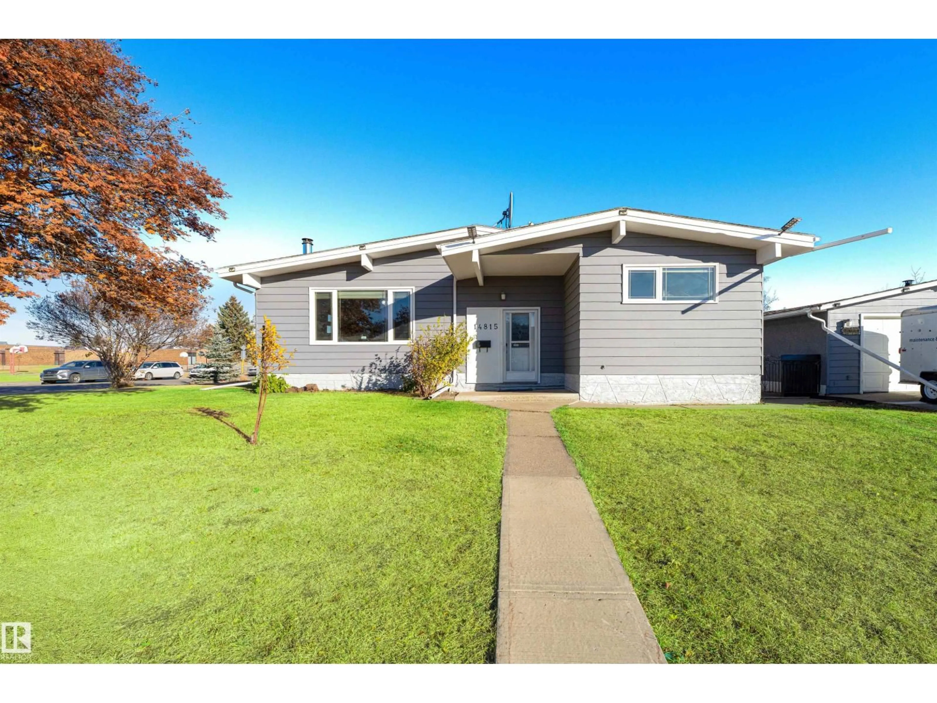 Home with vinyl exterior material, street for NW - 14815 78 ST, Edmonton Alberta T5C1H7