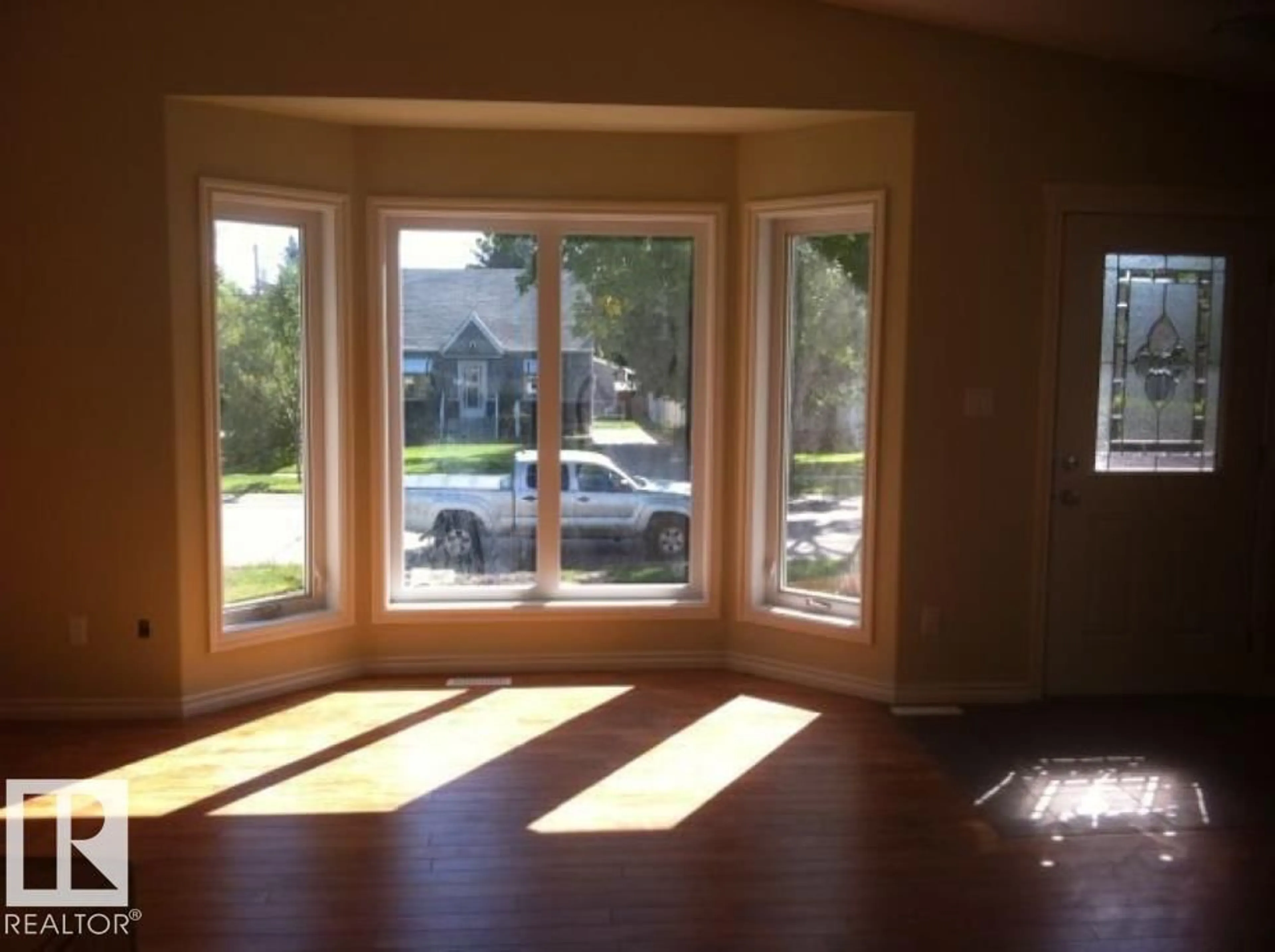 A pic of a room for NW - 12124 122 ST, Edmonton Alberta T5L0C8