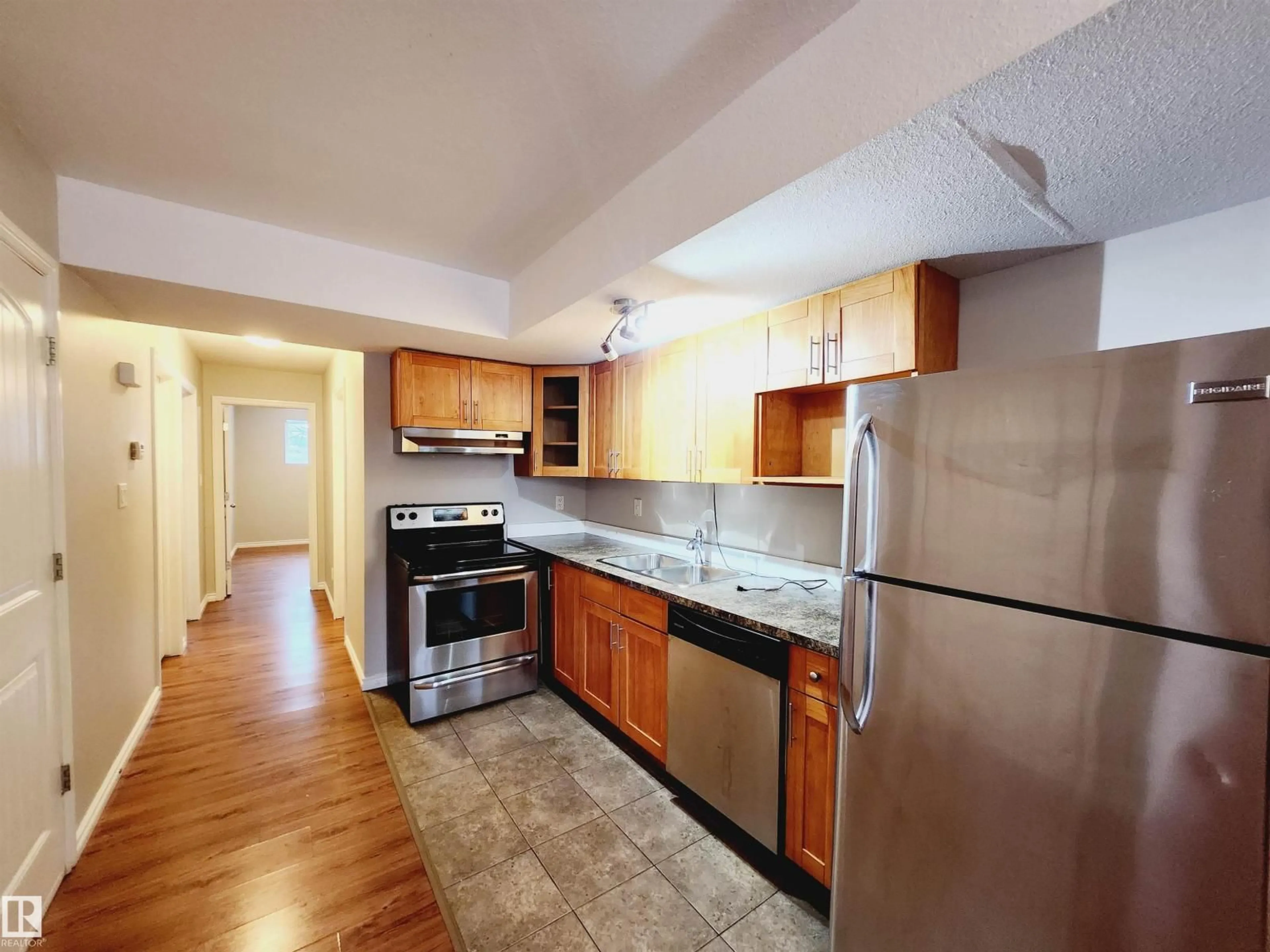 Standard kitchen, unknown for NW - 12124 122 ST, Edmonton Alberta T5L0C8