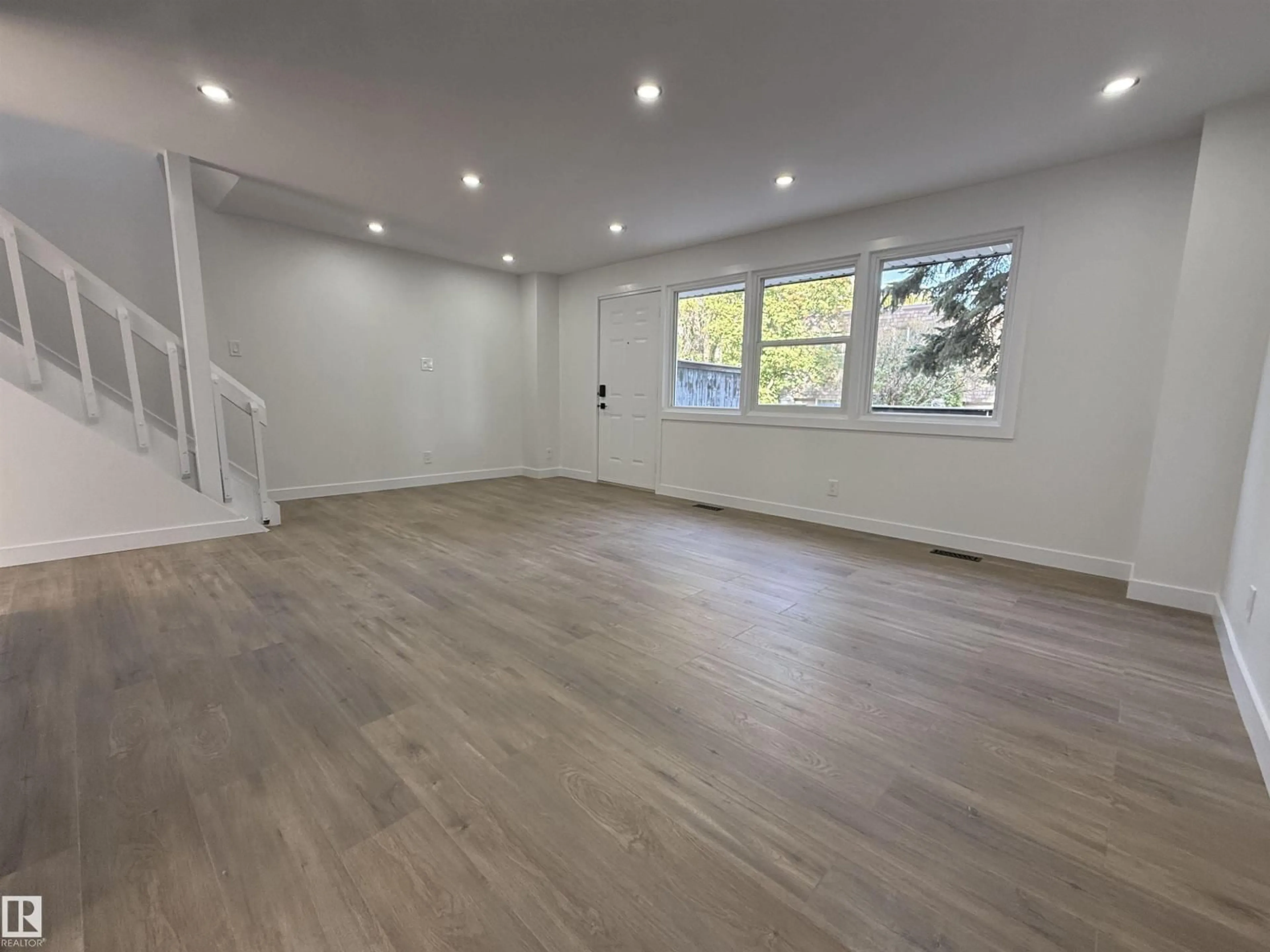 A pic of a room for 713 VILLAGE ON THE GREEN NW, Edmonton Alberta T5A1H2