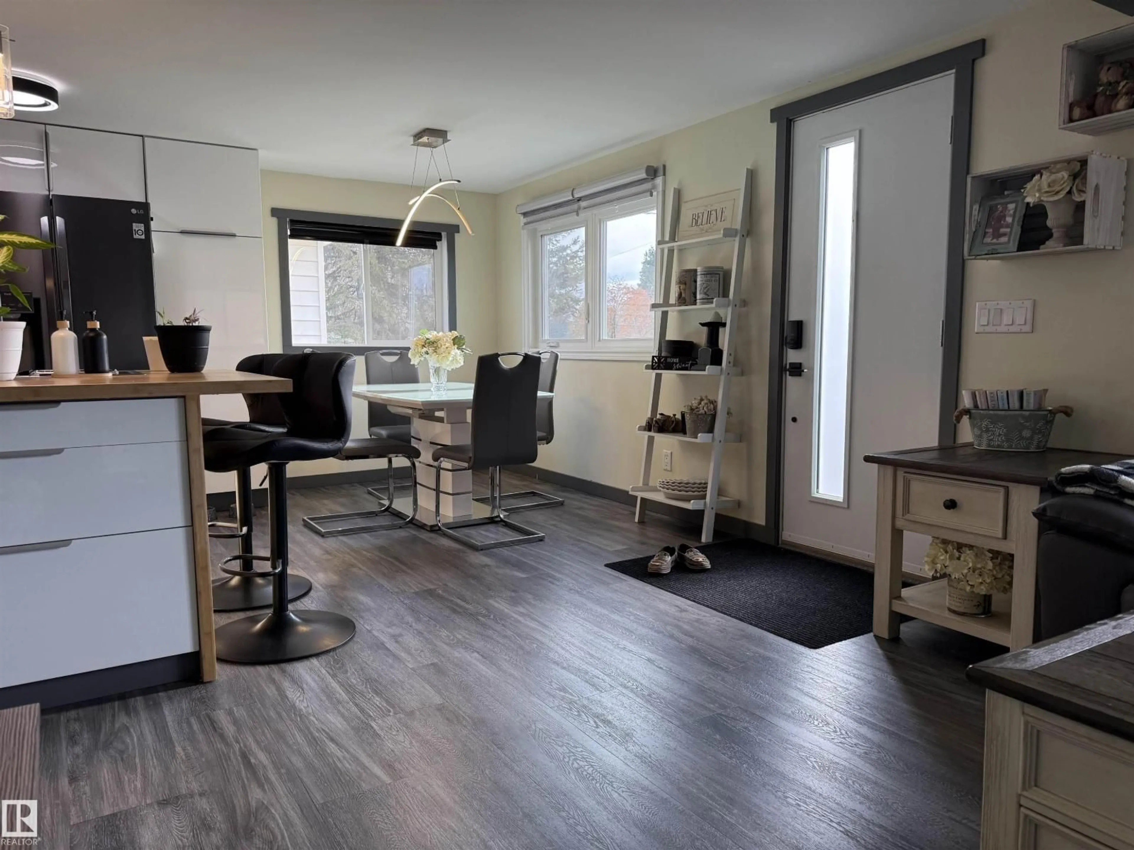 A pic of a room for 5514 47A AV, Wetaskiwin Alberta T9A0M1