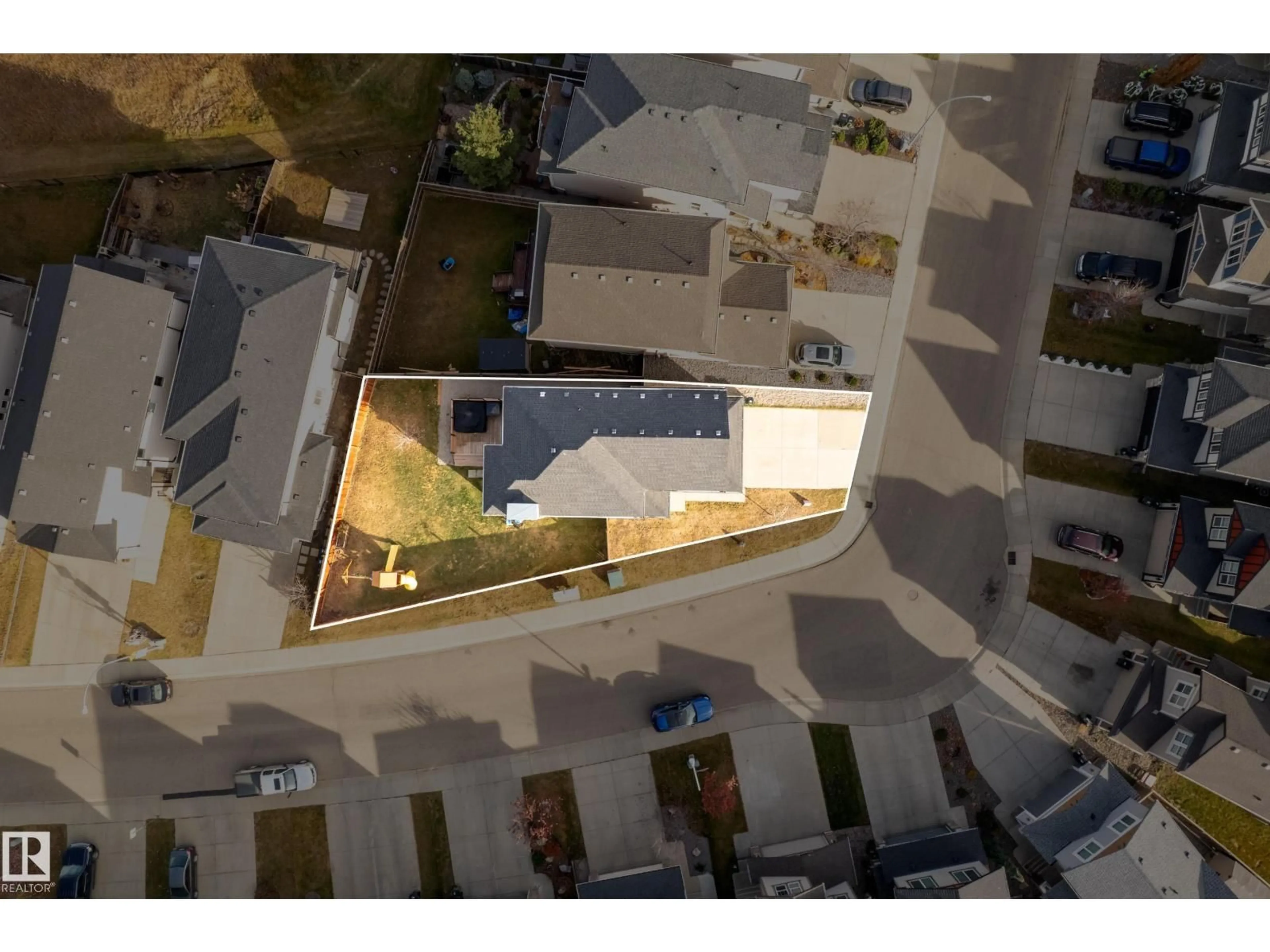 A pic from outside/outdoor area/front of a property/back of a property/a pic from drone, building for 1374 SECORD LANDING LD, Edmonton Alberta T5T5W7