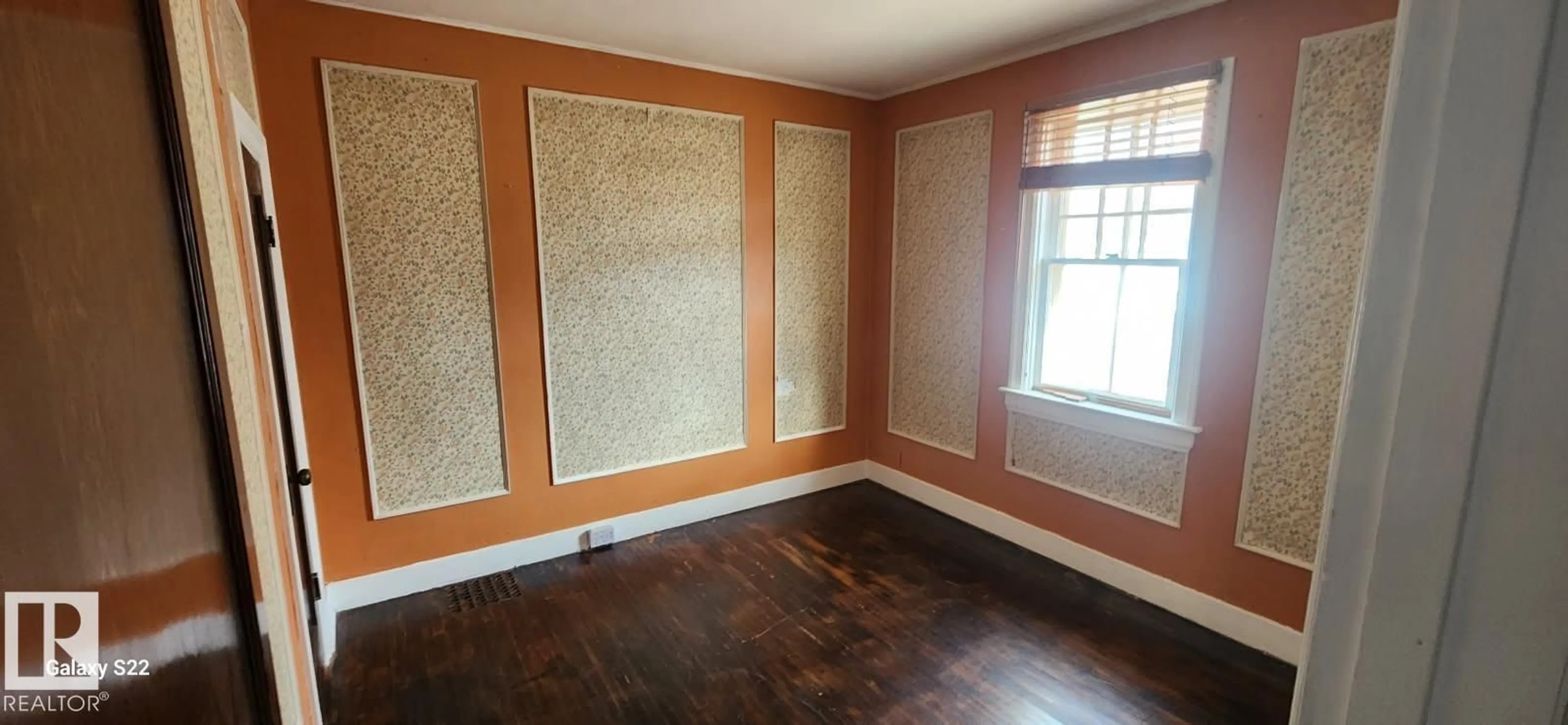 A pic of a room for NW - 11619 96 ST, Edmonton Alberta T5G1T8