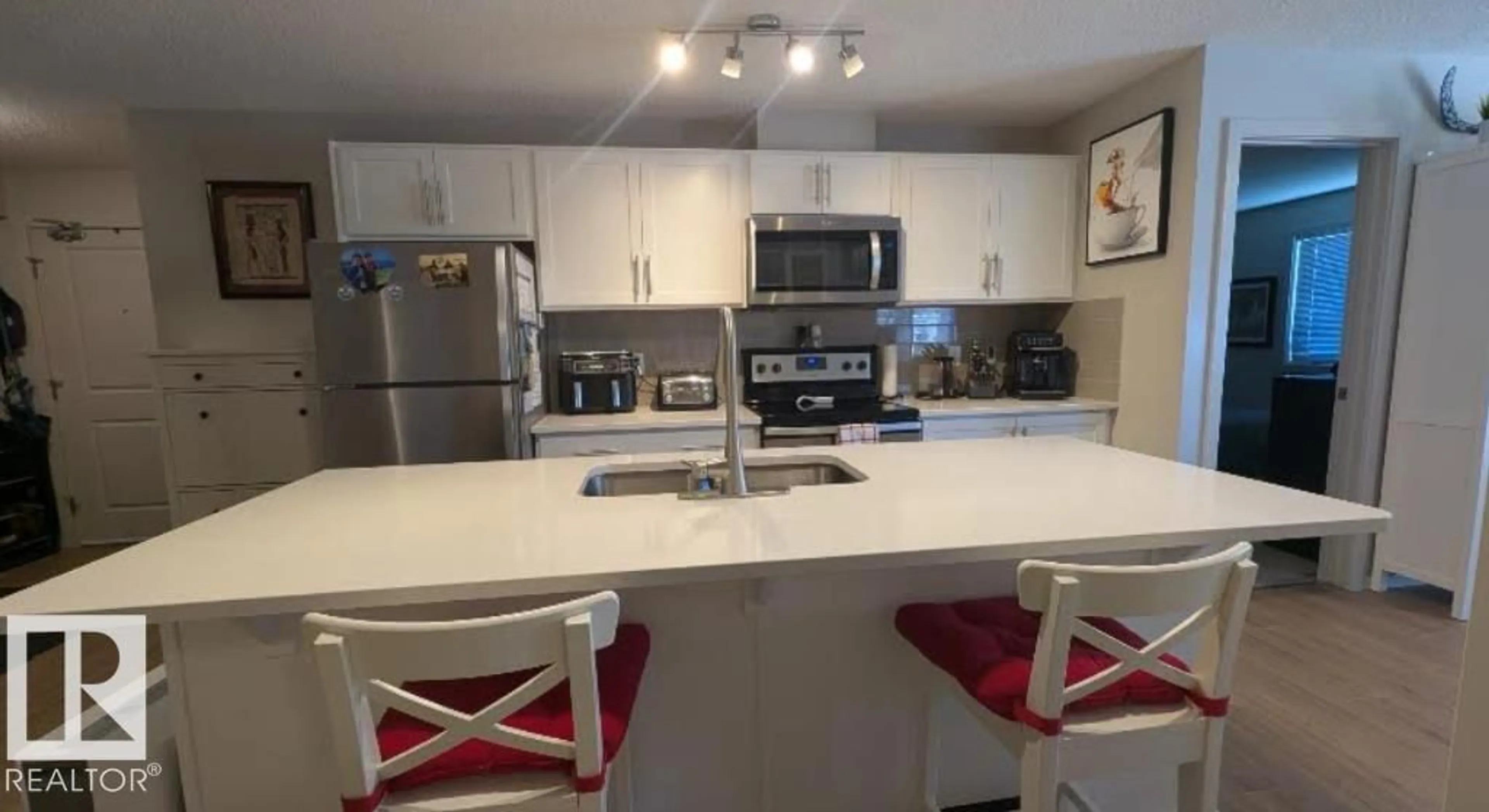 Standard kitchen, unknown for 120 - 5404 7 AV, Edmonton Alberta T6X2X4