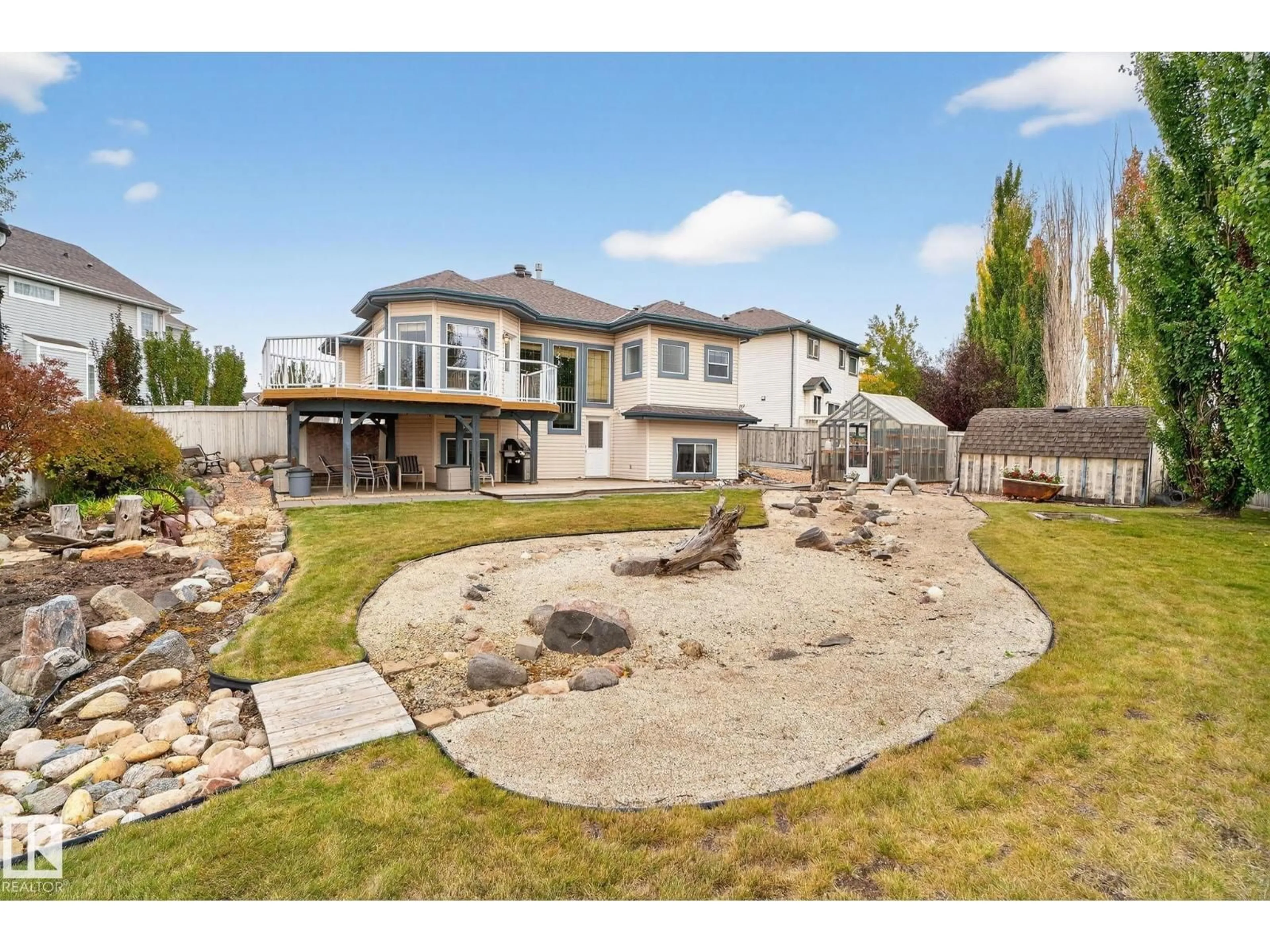 A pic from outside/outdoor area/front of a property/back of a property/a pic from drone, unknown for 576 GLENWRIGHT CR, Edmonton Alberta T5P4E6