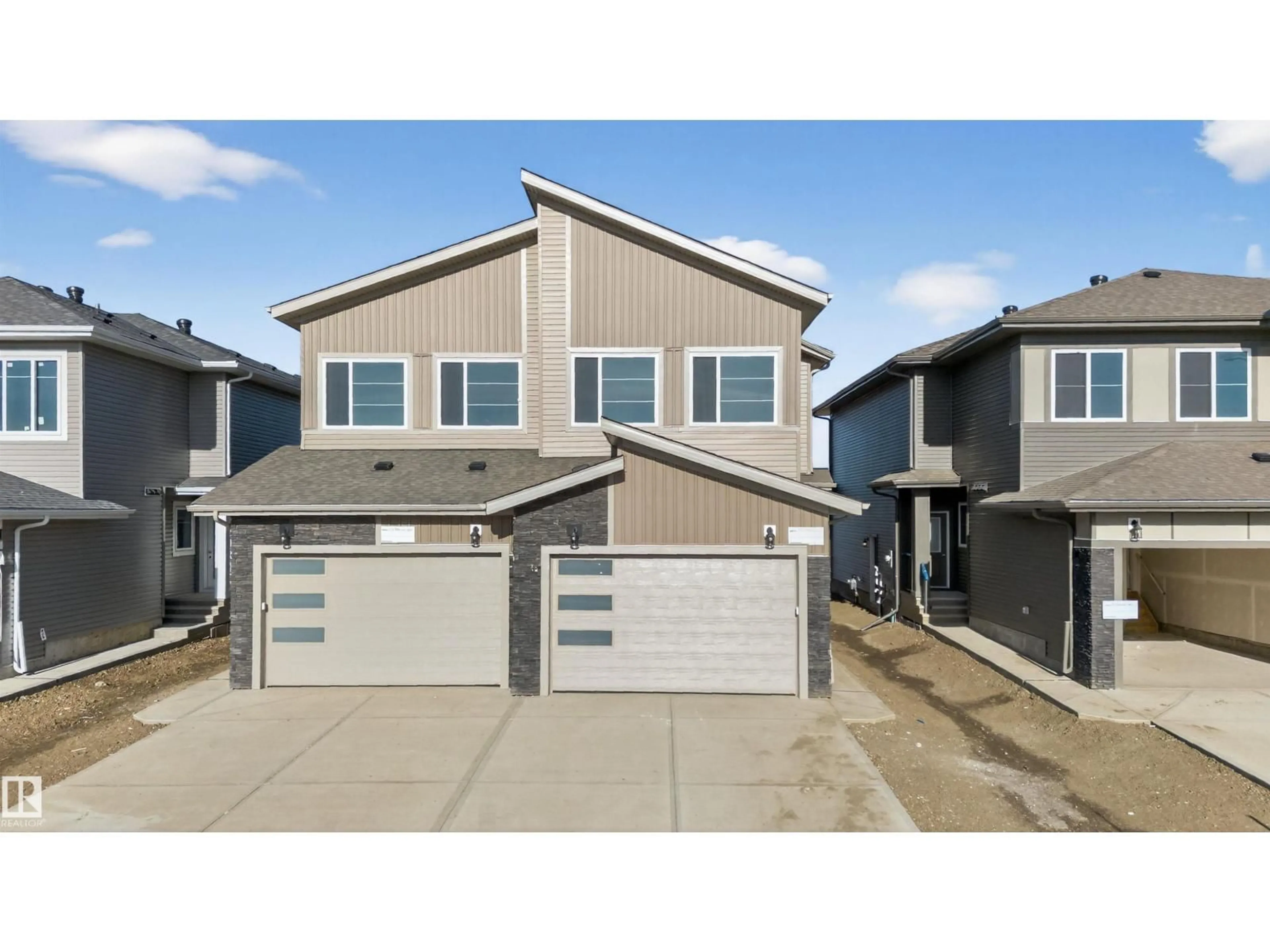 Home with vinyl exterior material, street for 151 PIERWYCK LO, Spruce Grove Alberta T7X4G3