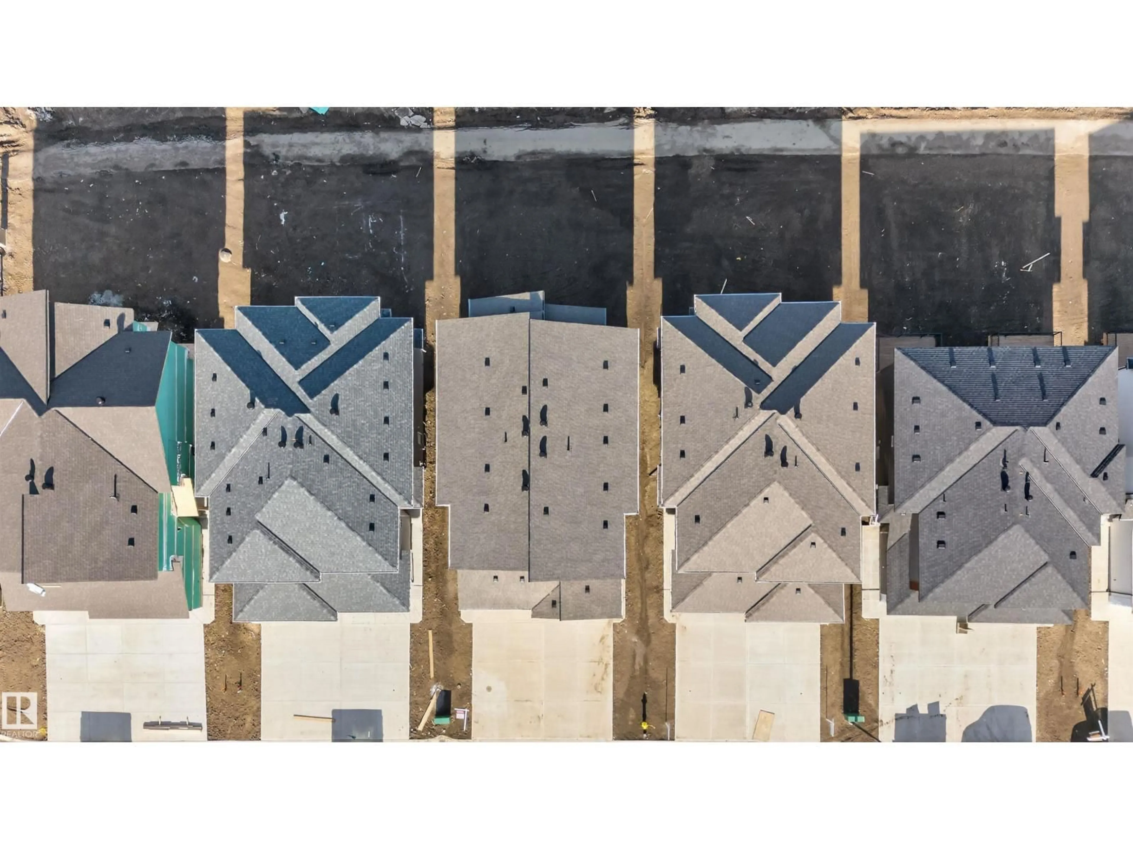 A pic from outside/outdoor area/front of a property/back of a property/a pic from drone, unknown for 151 PIERWYCK LO, Spruce Grove Alberta T7X4G3