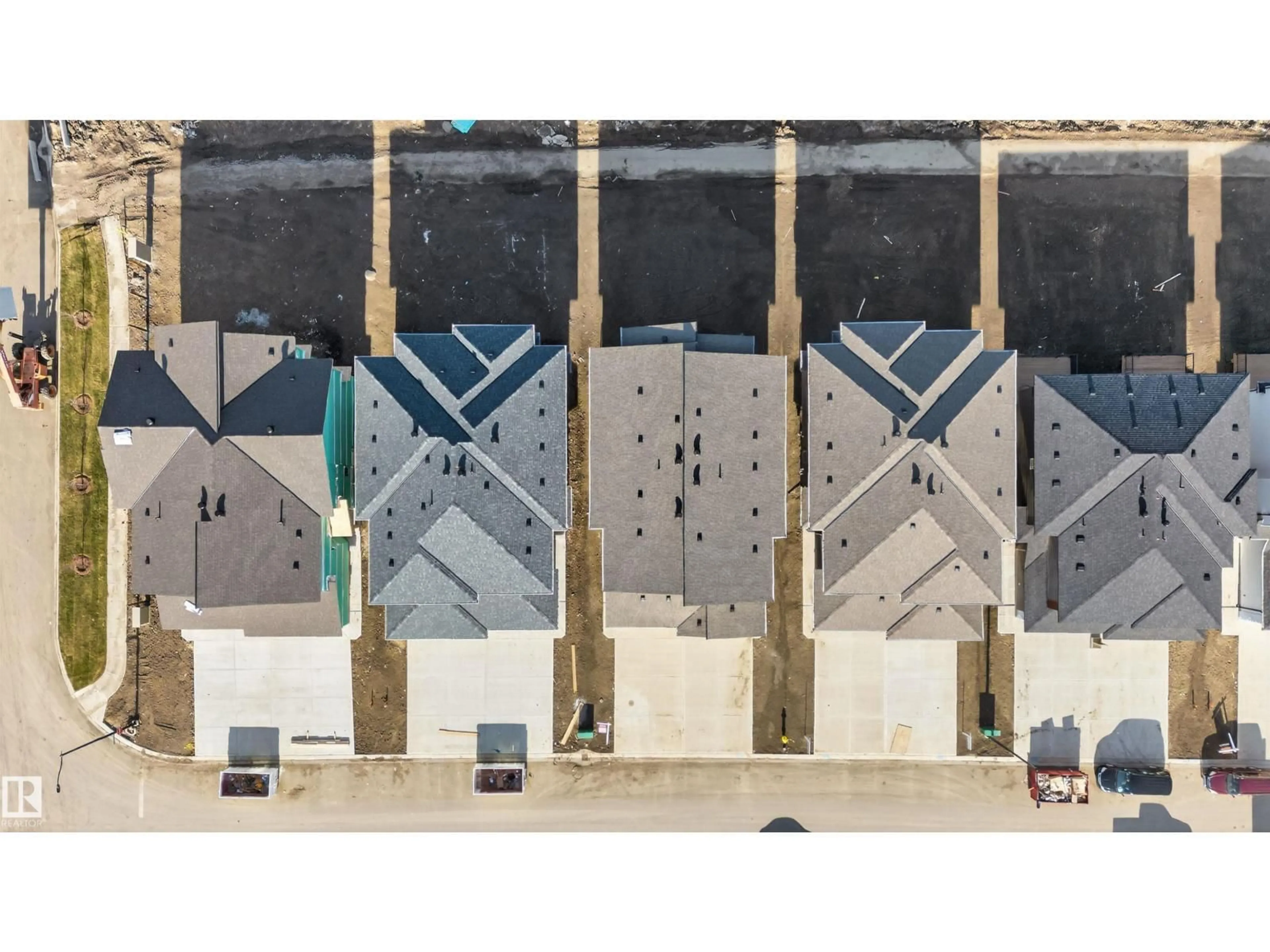 A pic from outside/outdoor area/front of a property/back of a property/a pic from drone, unknown for 153 PIERWYCK LO, Spruce Grove Alberta T7X4G3