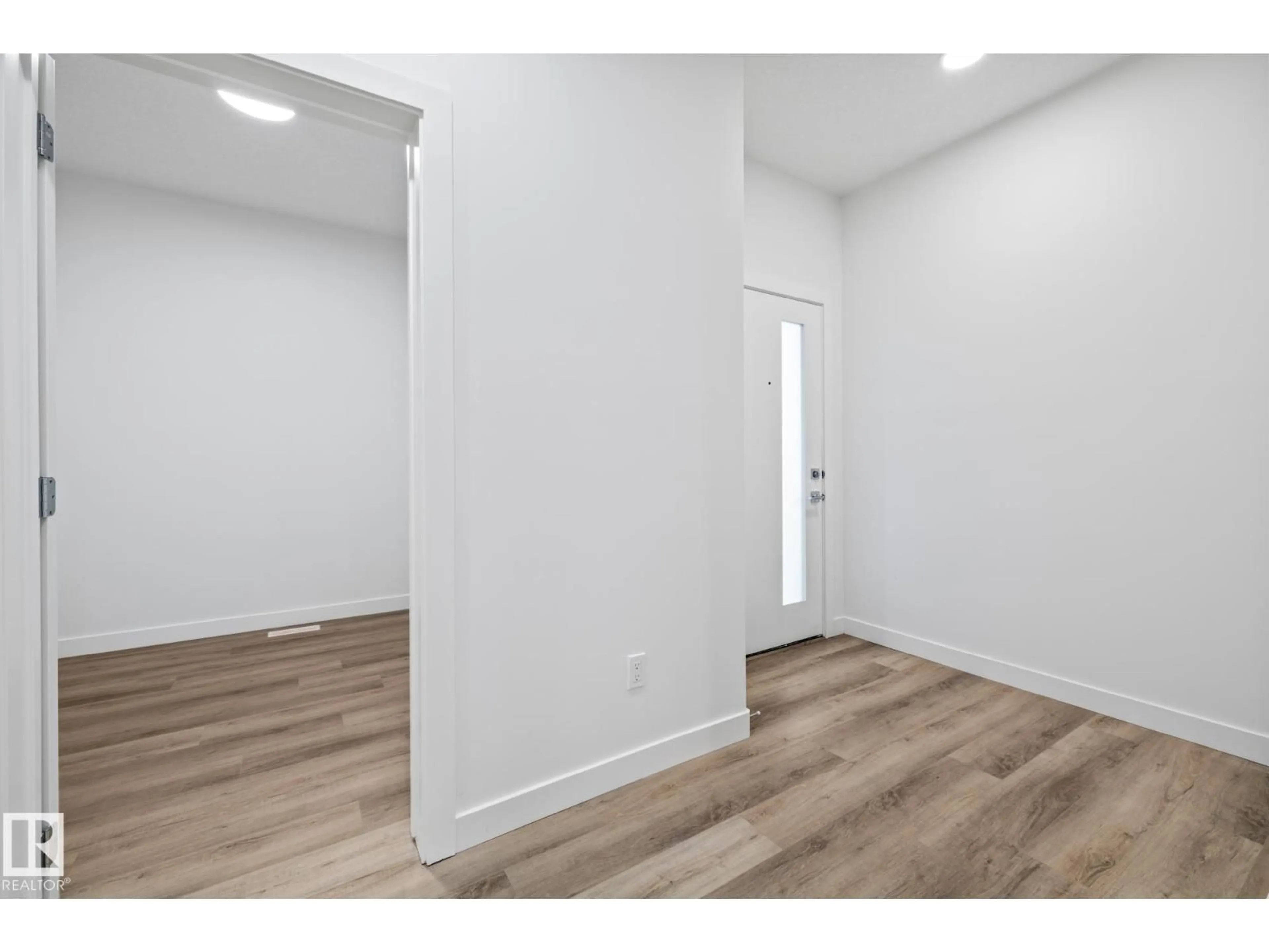 Indoor entryway for 95 FICUS WY, Fort Saskatchewan Alberta T8L0Z6