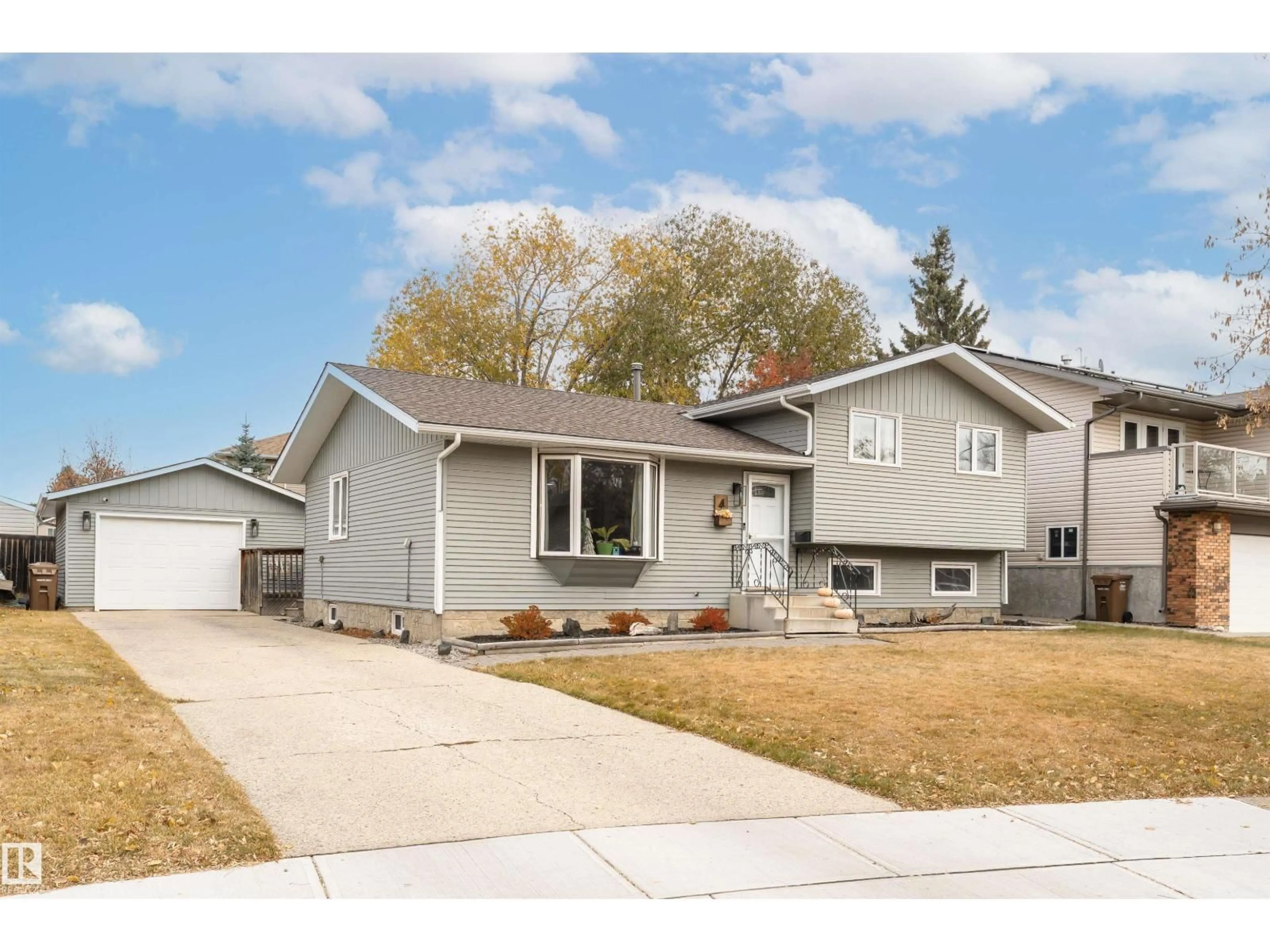 Home with vinyl exterior material, street for 4 ADRIAN PL, St. Albert Alberta T8N2Z3