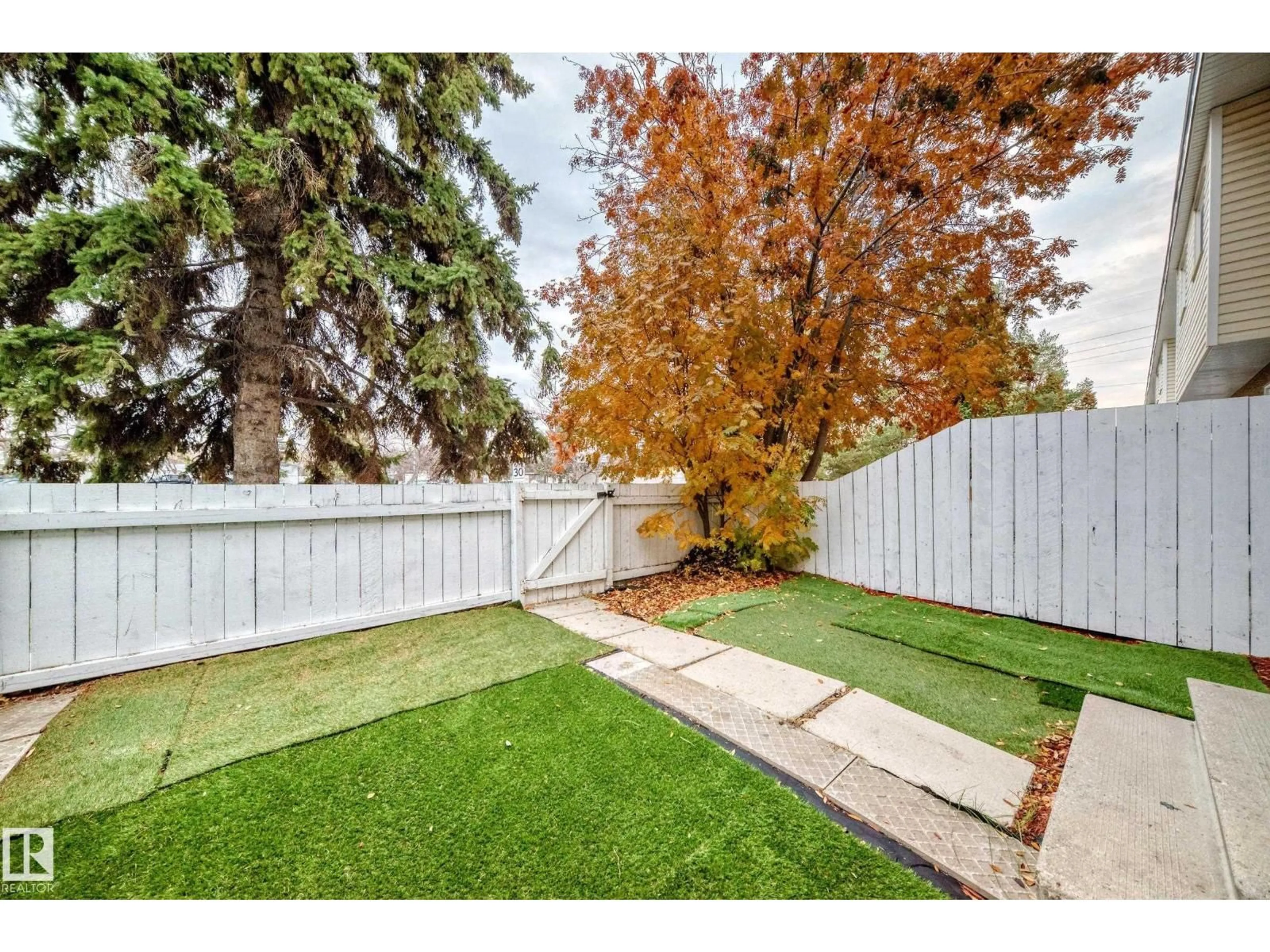Patio, street for 119 16340 109 ST NW, Edmonton Alberta T5X2T4
