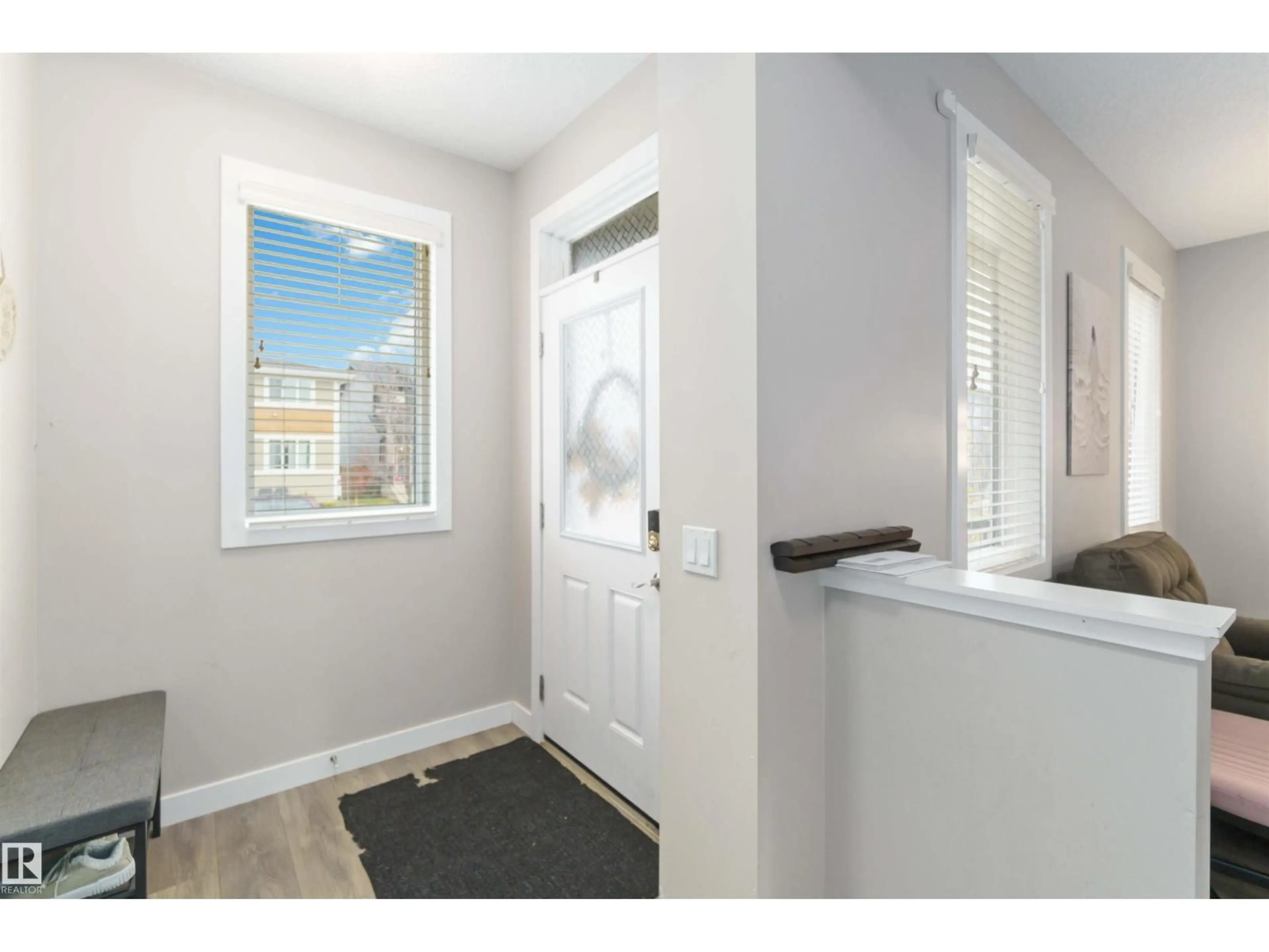 Indoor entryway for 392 CHARLESWORTH DR, Edmonton Alberta T6X2G5