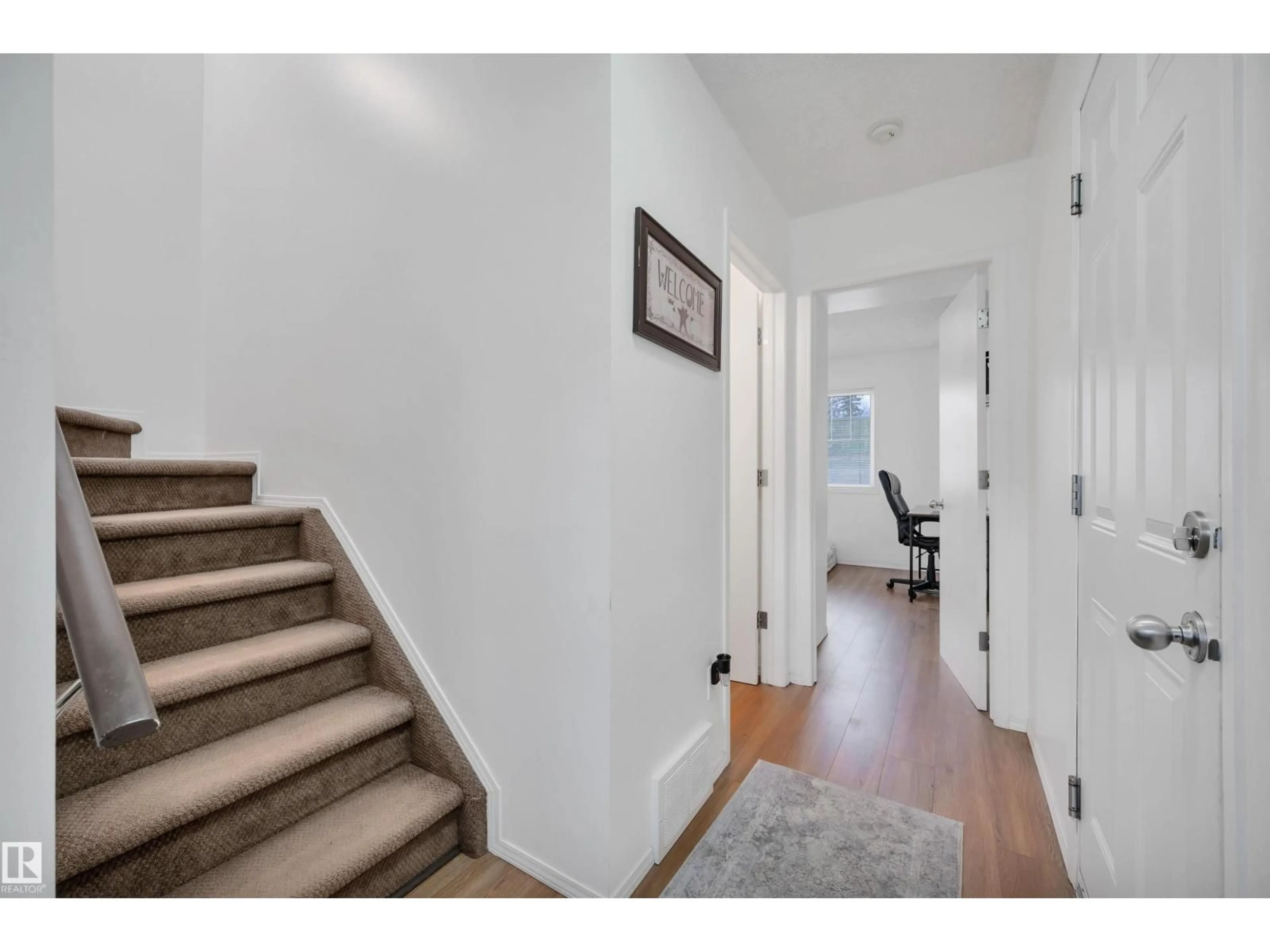 Indoor entryway for 70 - 64 CAVAN RD, Sherwood Park Alberta T8H2W9