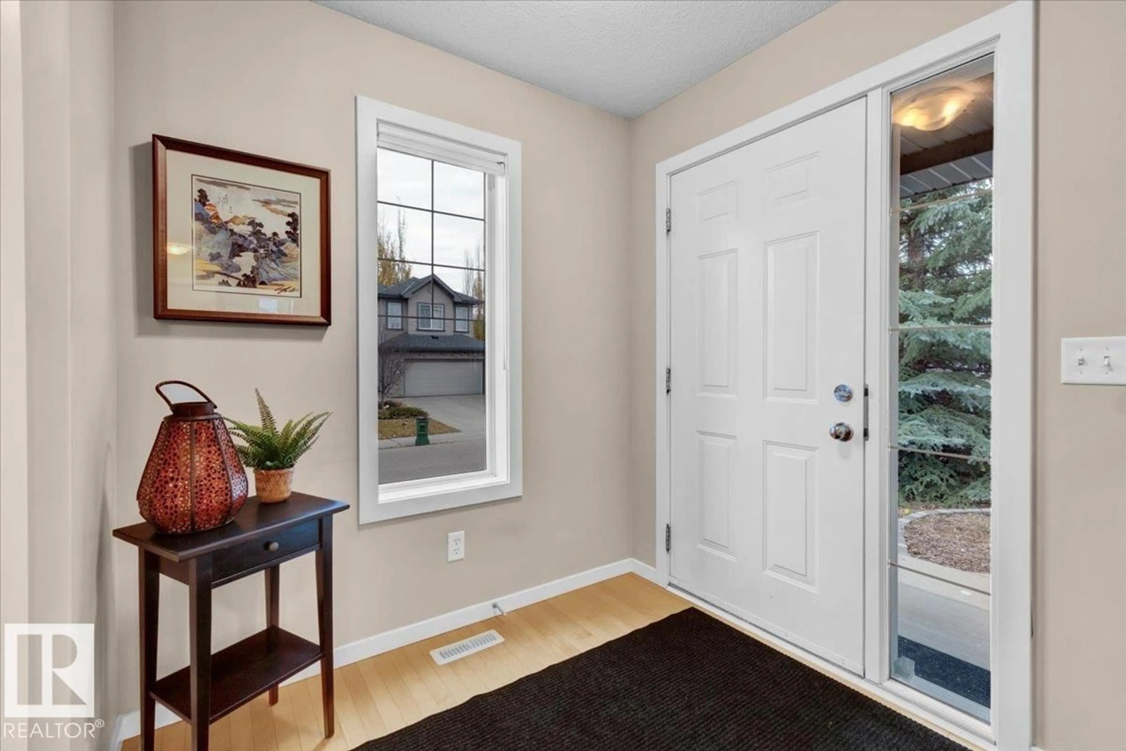 Indoor entryway for 1824 HOLMAN CR, Edmonton Alberta T6R3M2
