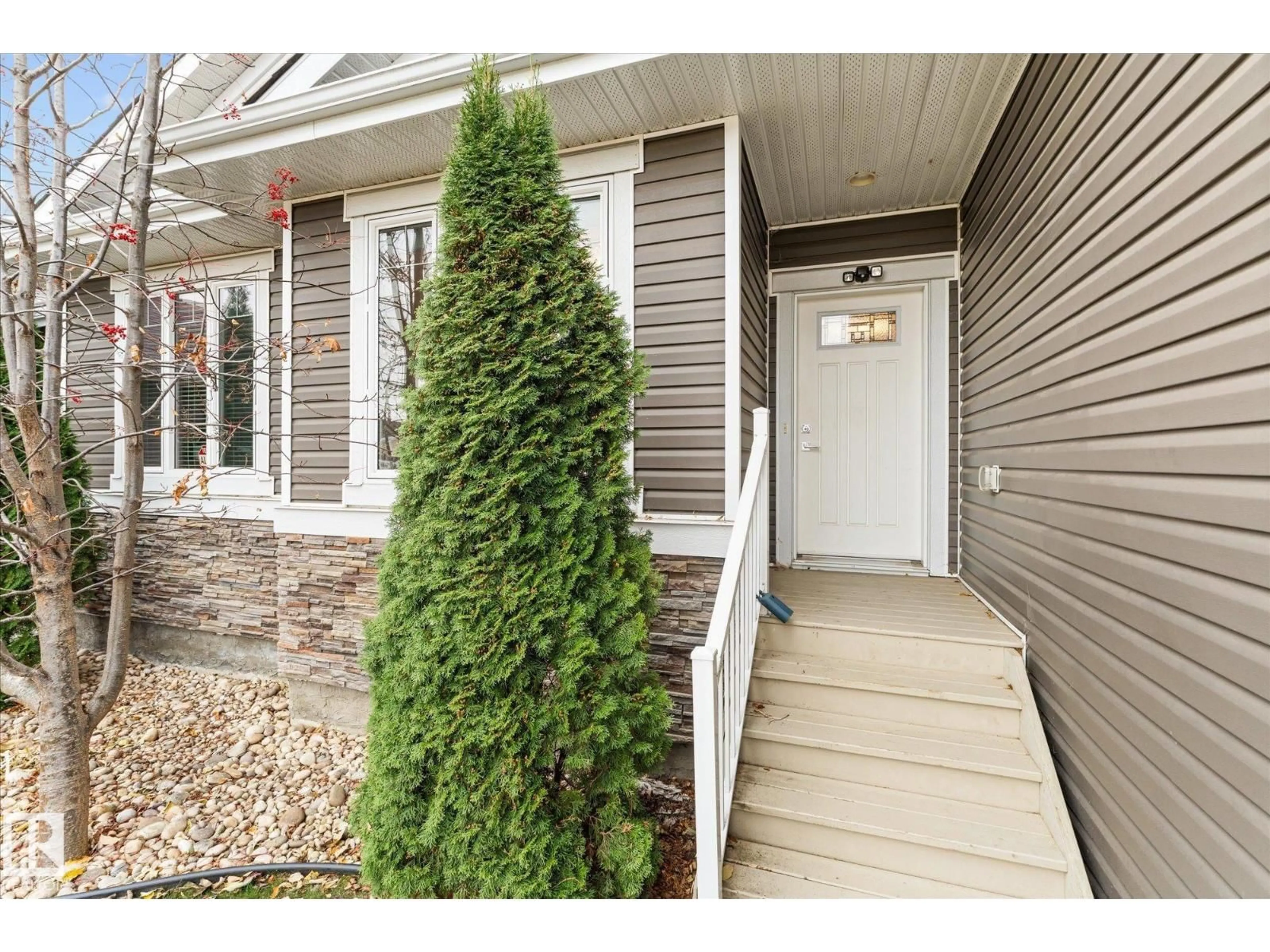 Indoor entryway for 88 BRICKYARD BN, Stony Plain Alberta T7X0H9