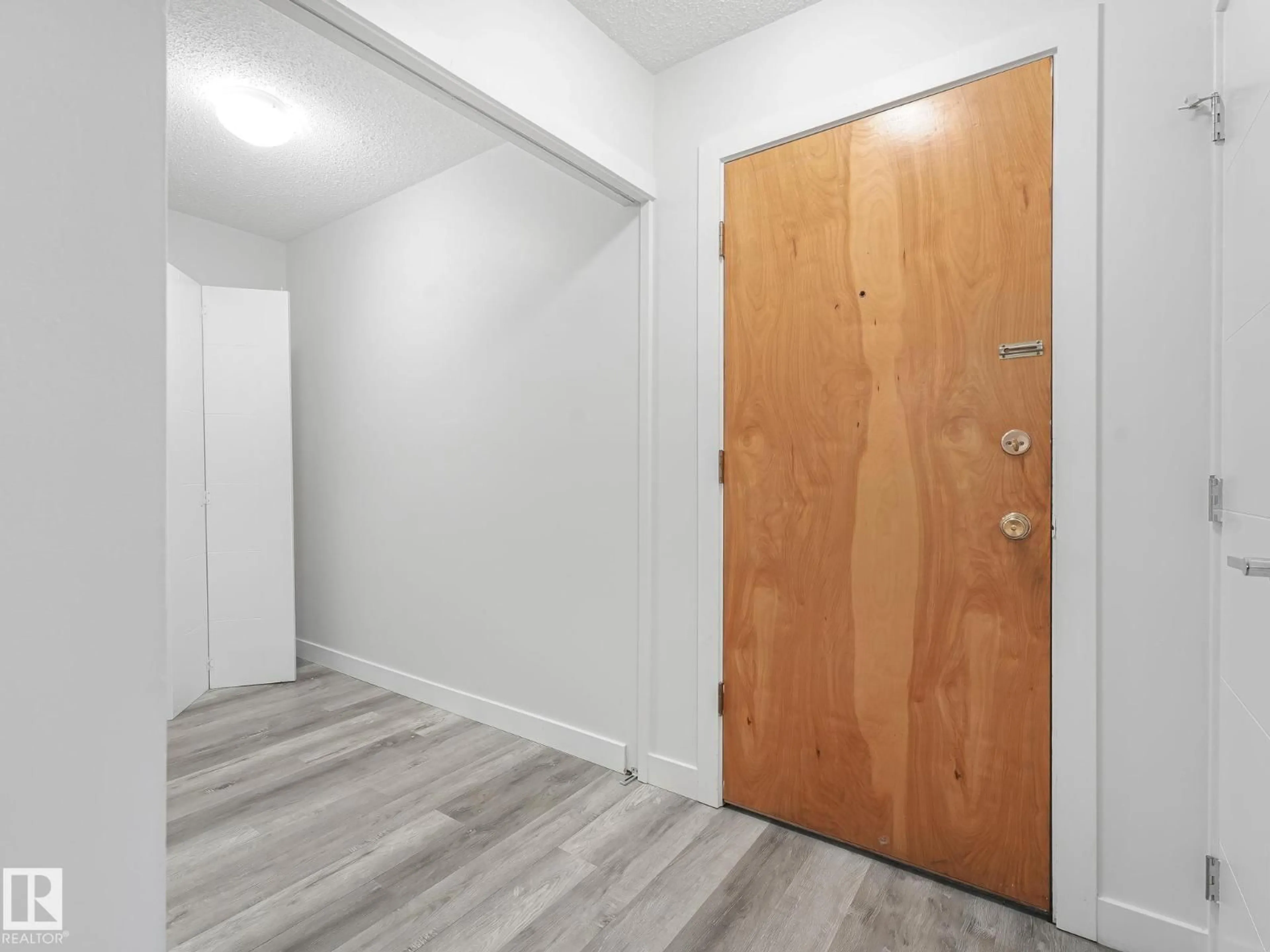 Indoor entryway for #303 - 10528 29 AV, Edmonton Alberta T6J4J2