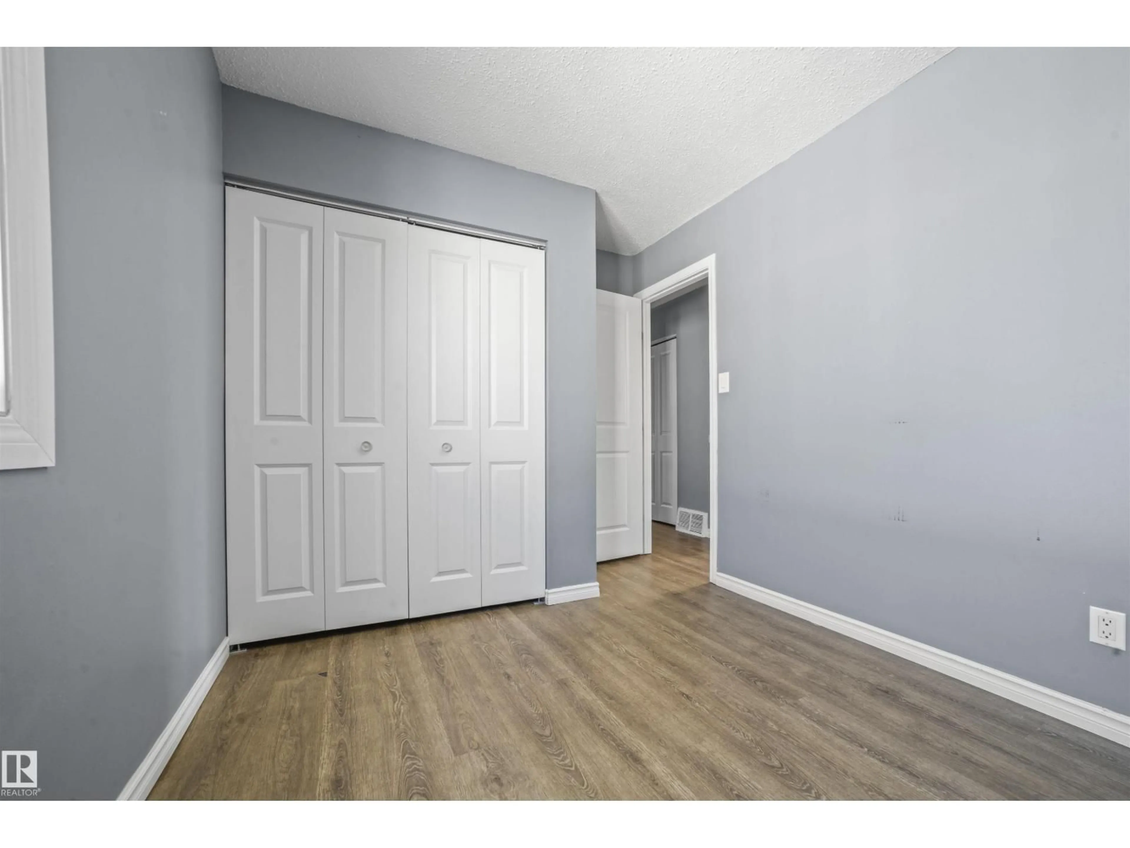 Unknown for NW - 255 LANCASTER TC, Edmonton Alberta T5X5T6