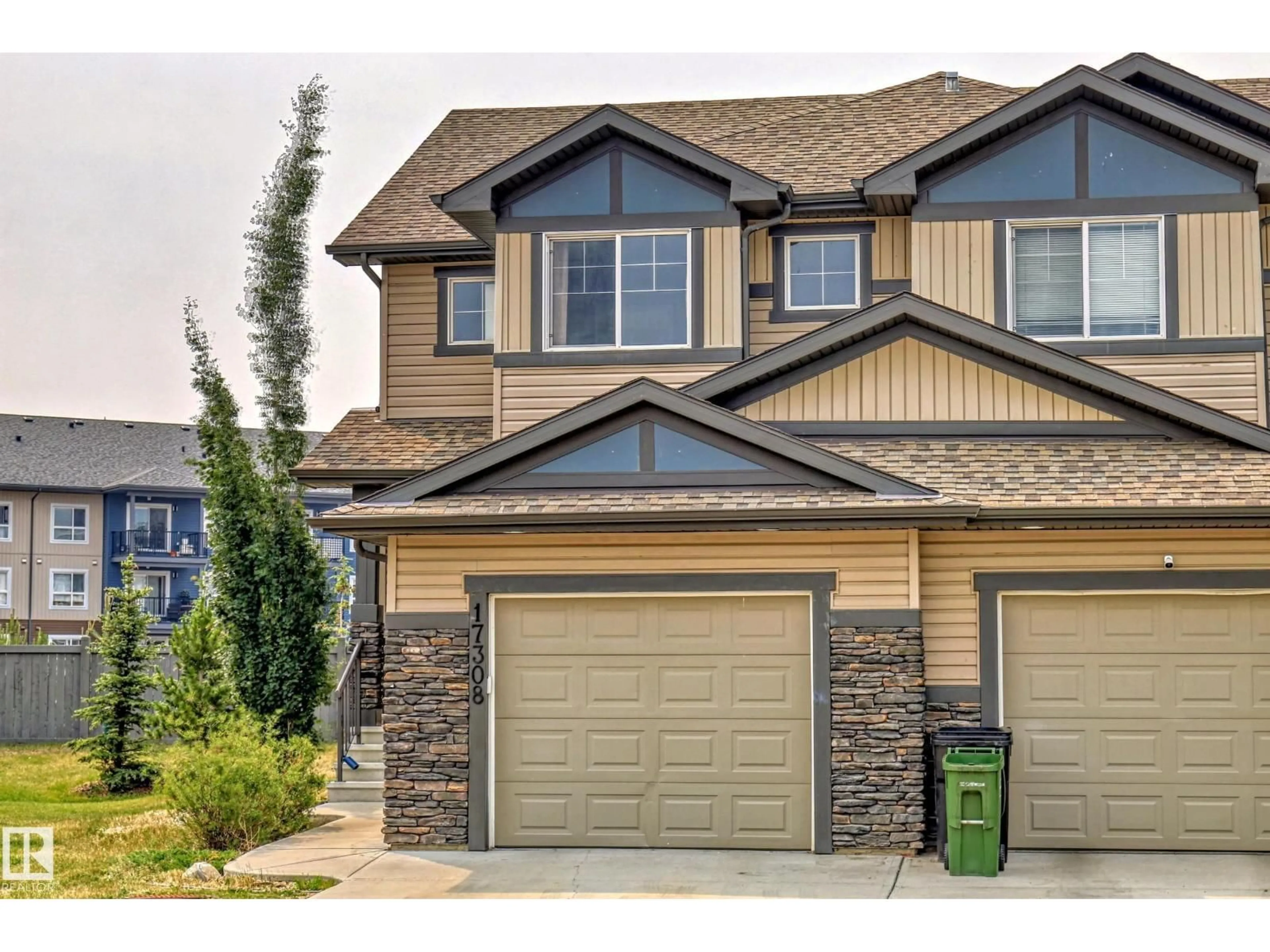 Home with vinyl exterior material, street for NW - 17308 76 ST, Edmonton Alberta T5Z0T4