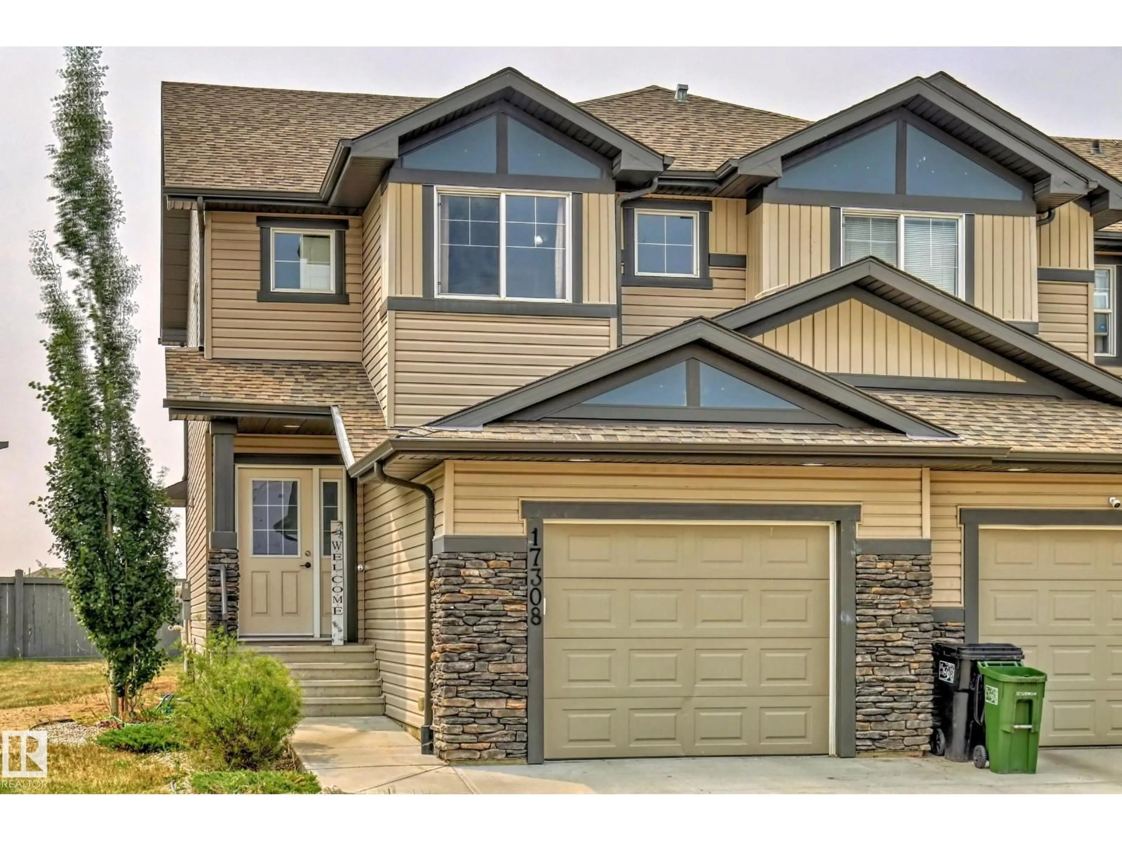 Home with vinyl exterior material, street for NW - 17308 76 ST, Edmonton Alberta T5Z0T4