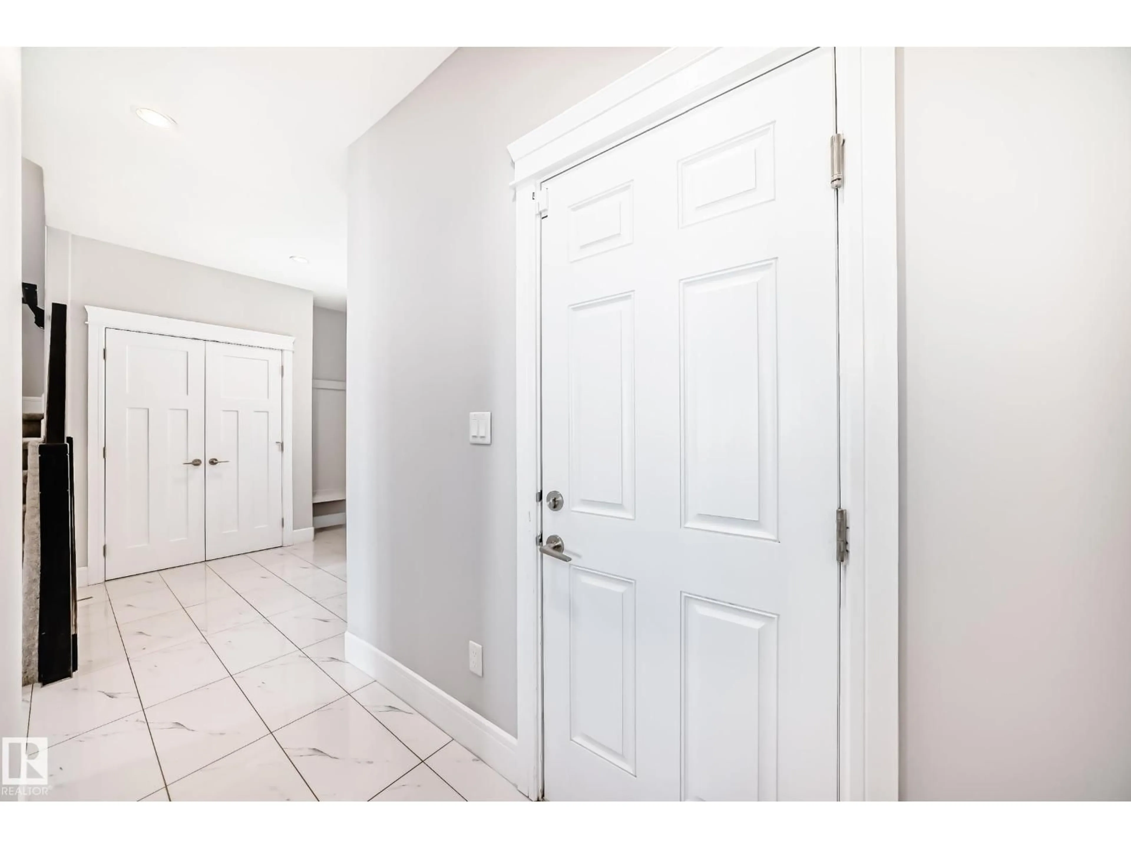 Indoor entryway for SW - 8579 CUSHING PL, Edmonton Alberta T6W3R4