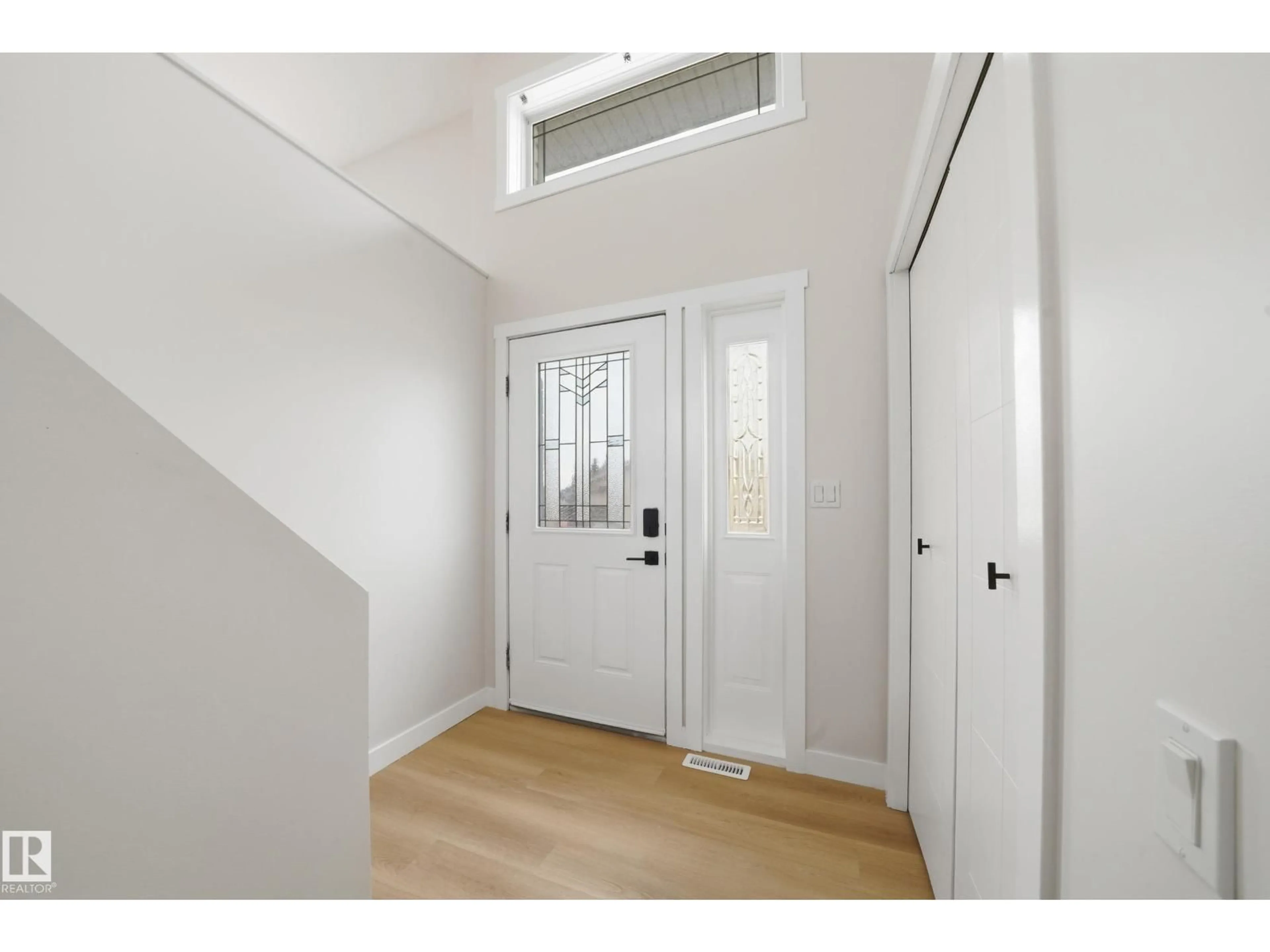 Indoor entryway for 120 PREMIERE CR, Blackfalds Alberta T4M0E5