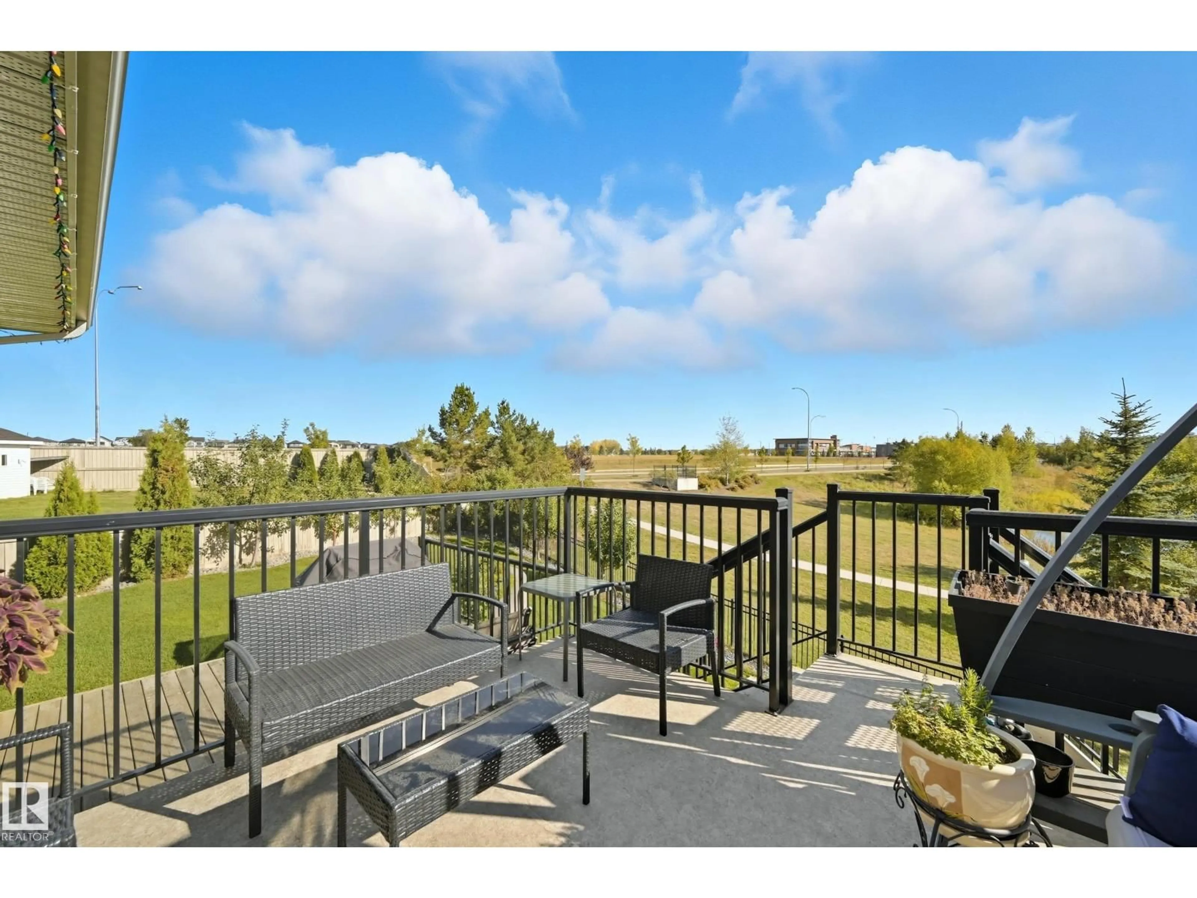 Patio, water/lake/river/ocean view for 1590 CHAPMAN WAY, Edmonton Alberta T6W0Z2
