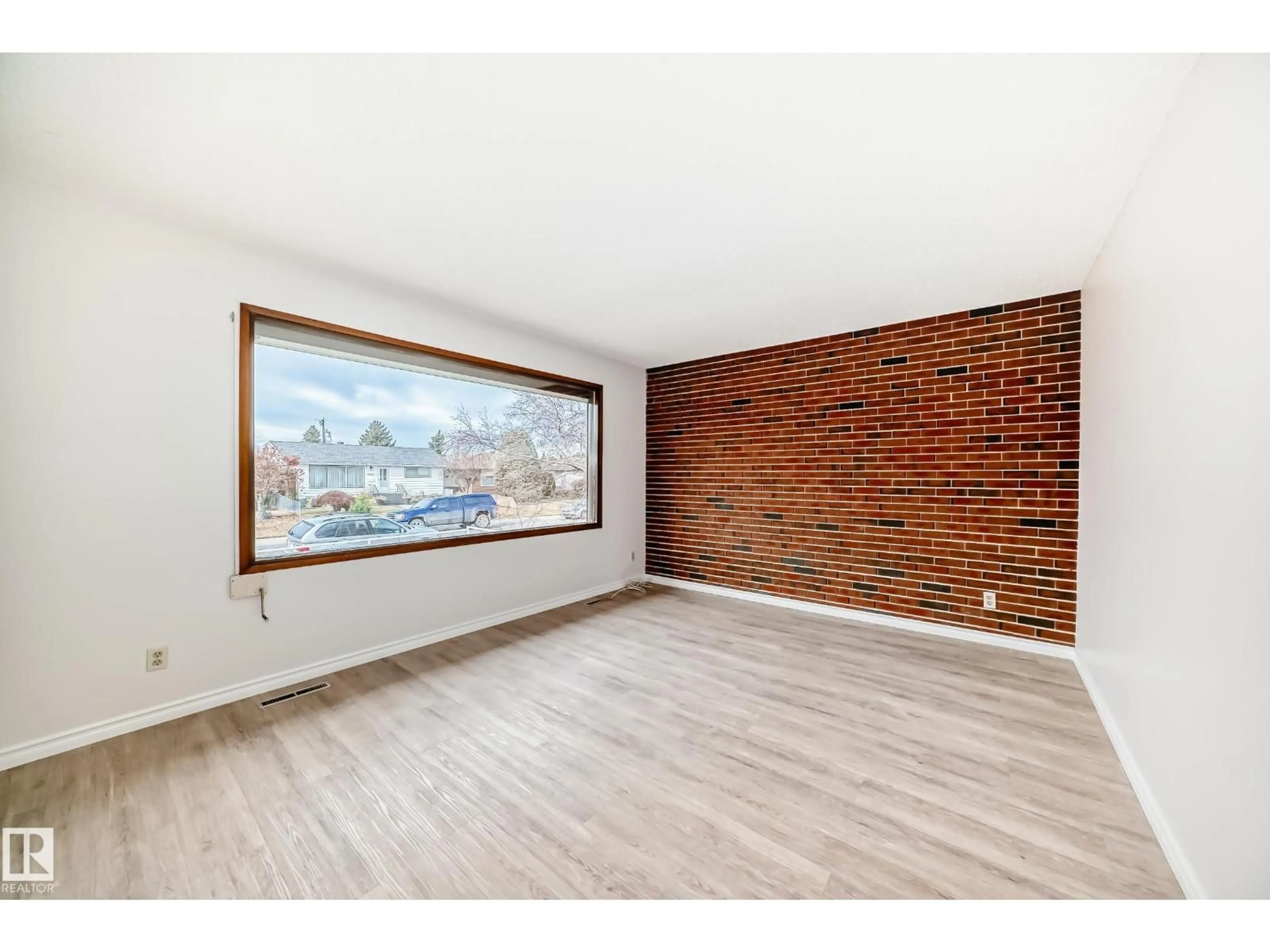 Unknown for 13003 128 ST, Edmonton Alberta T5L1E6