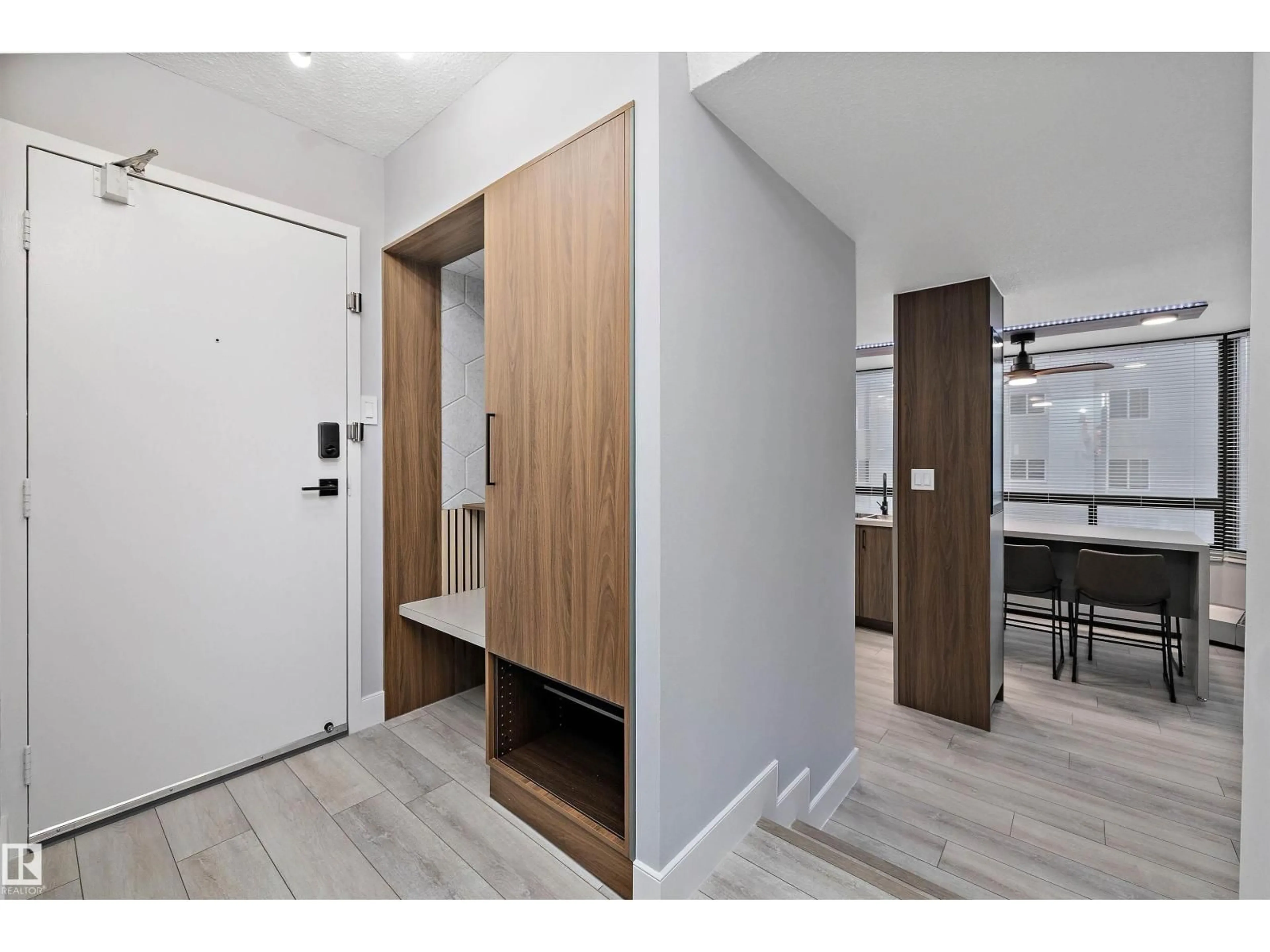 Indoor entryway for #401 - 10160 114 ST, Edmonton Alberta T5K2L2